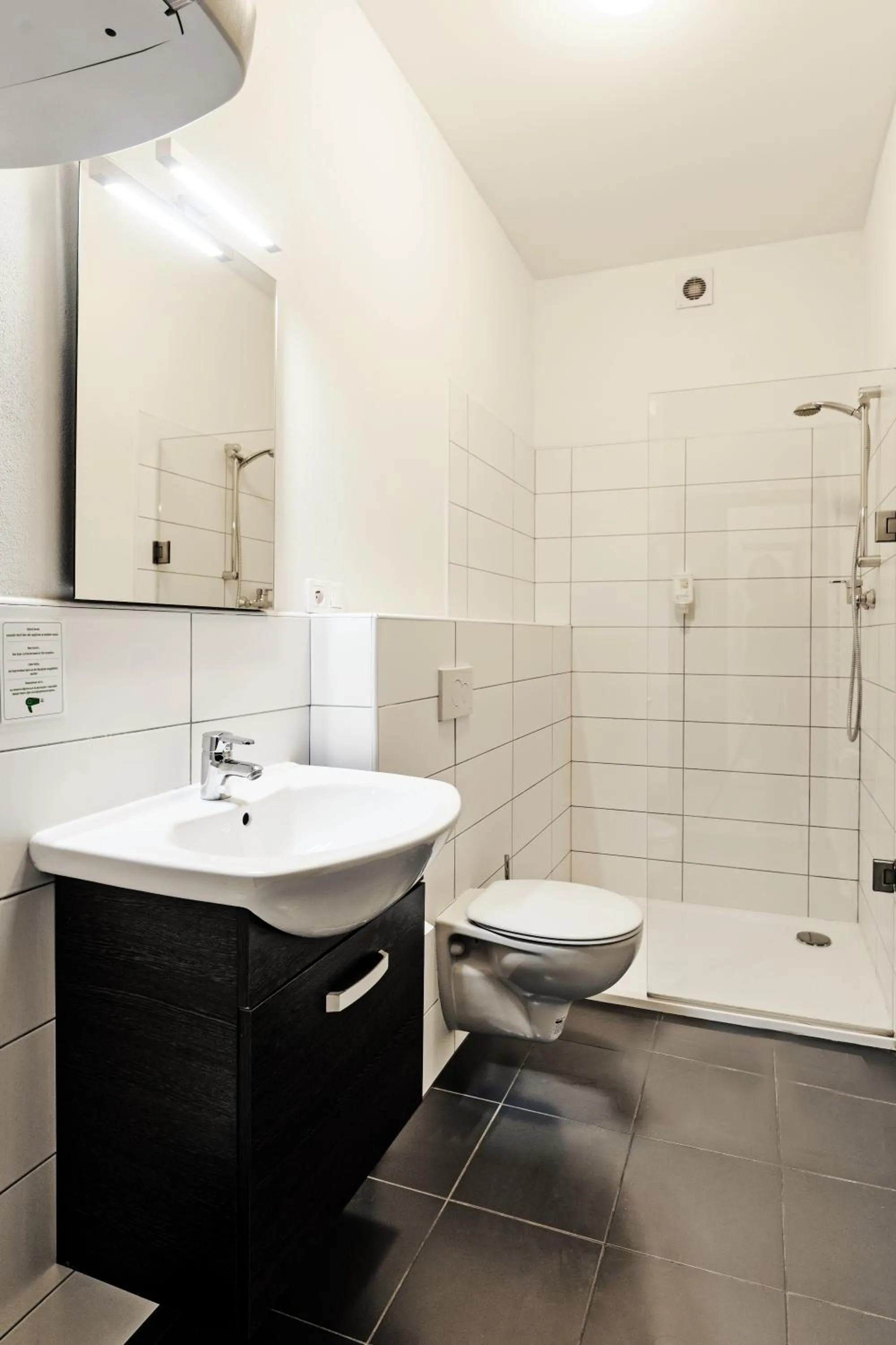 Bathroom in eFi Palace Hotel