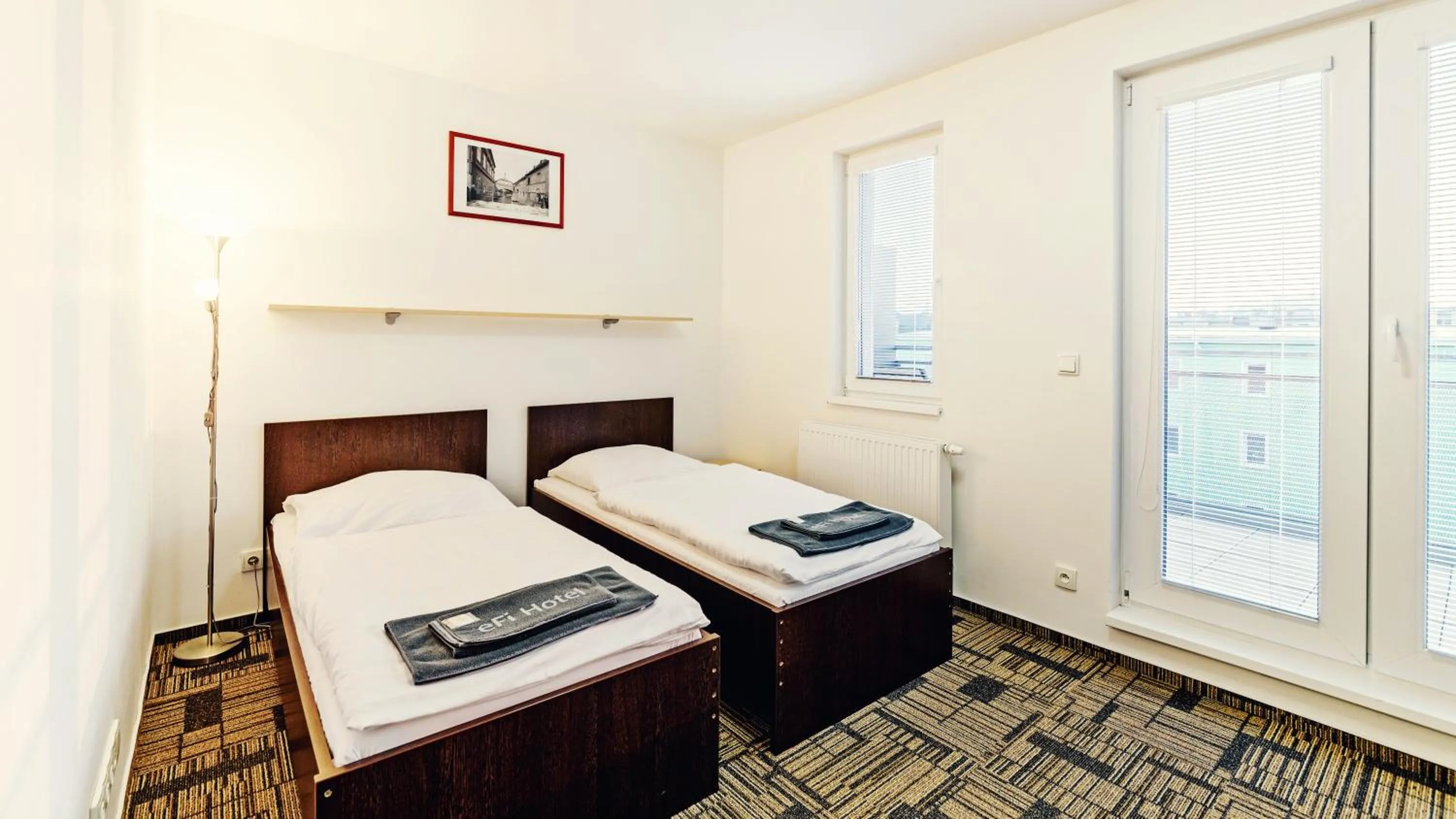 Bedroom, Bed in eFi Palace Hotel