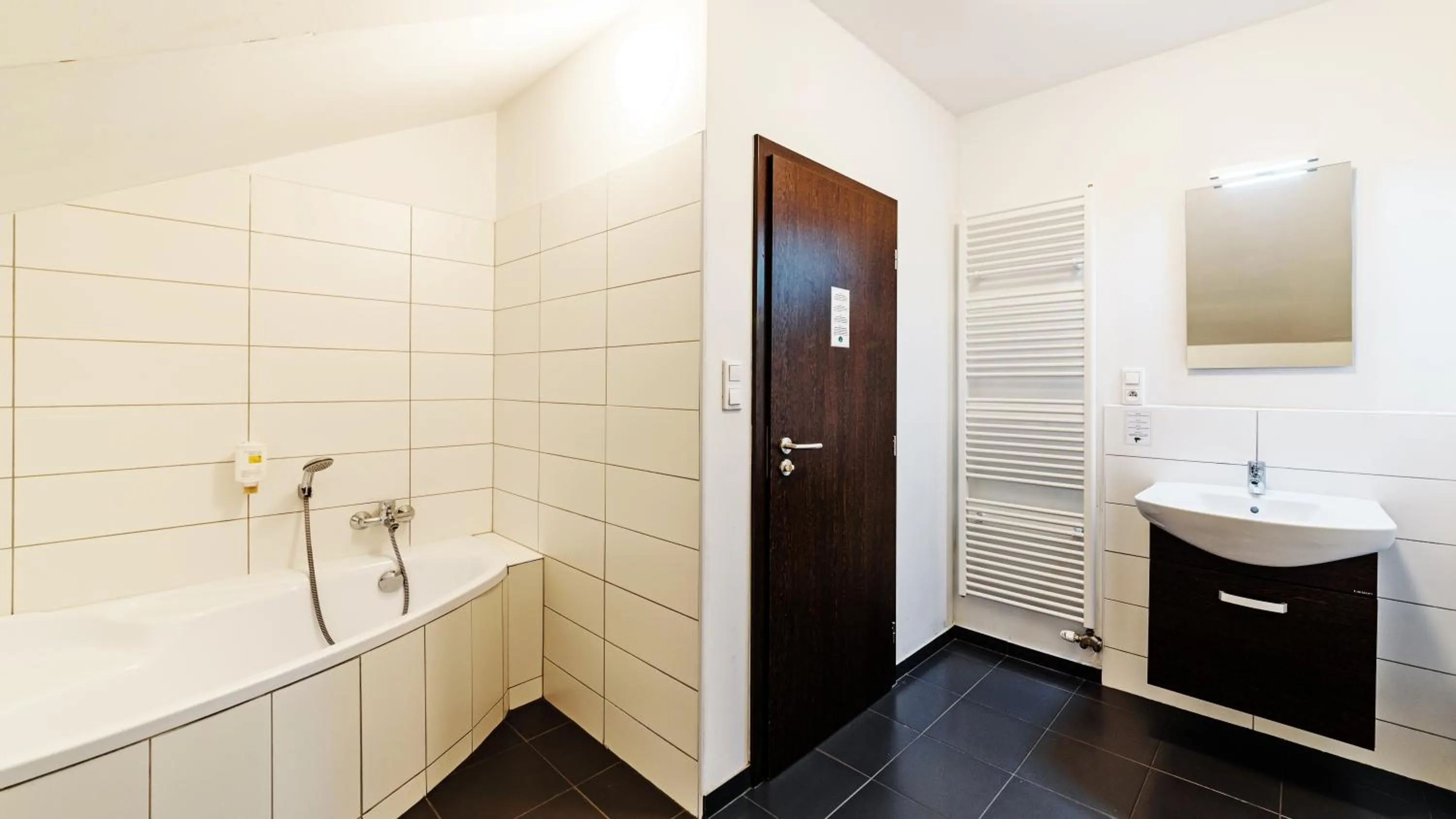 Bathroom in eFi Palace Hotel