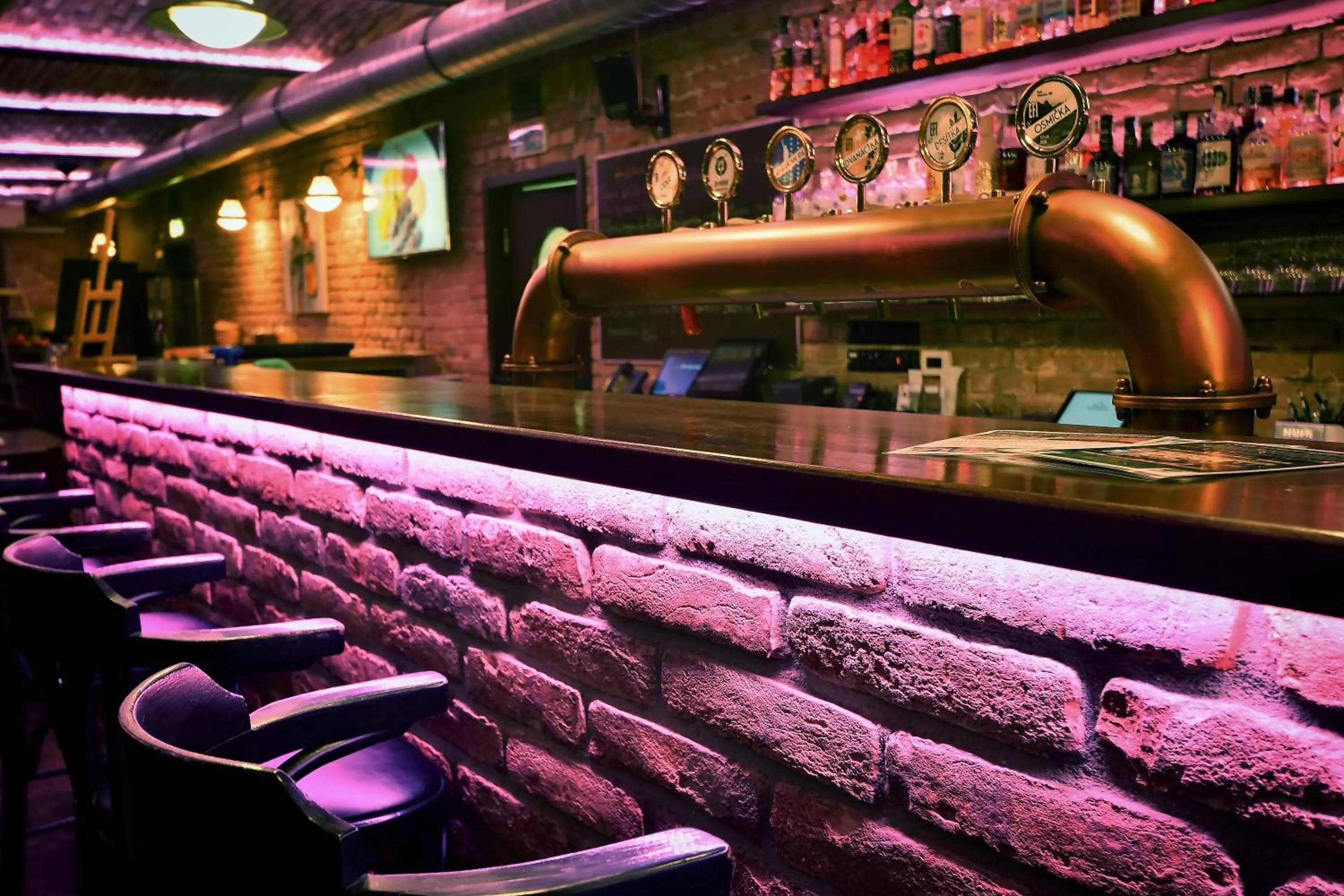 Restaurant/places to eat in eFi Palace Hotel