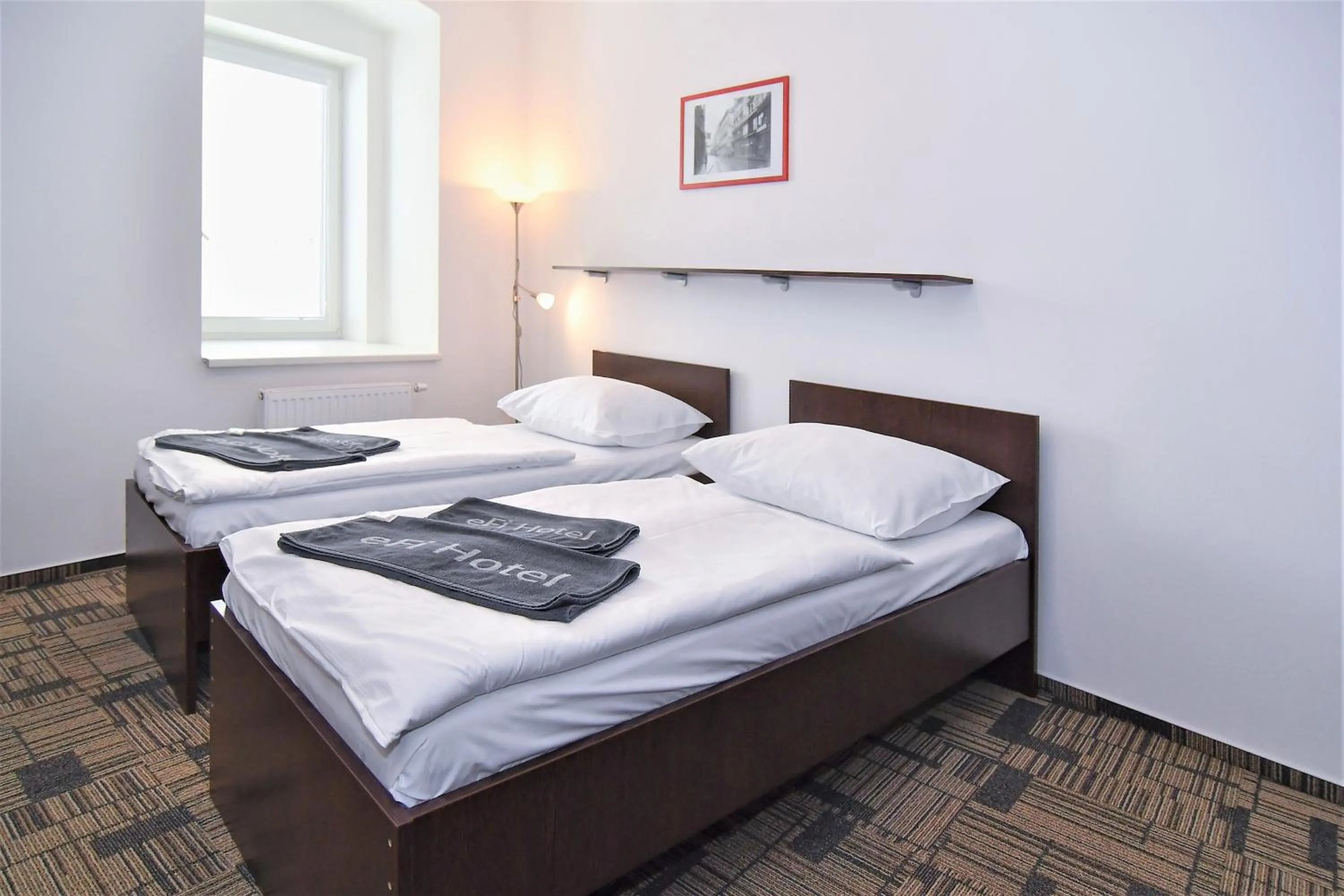 Photo of the whole room, Bed in eFi Palace Hotel