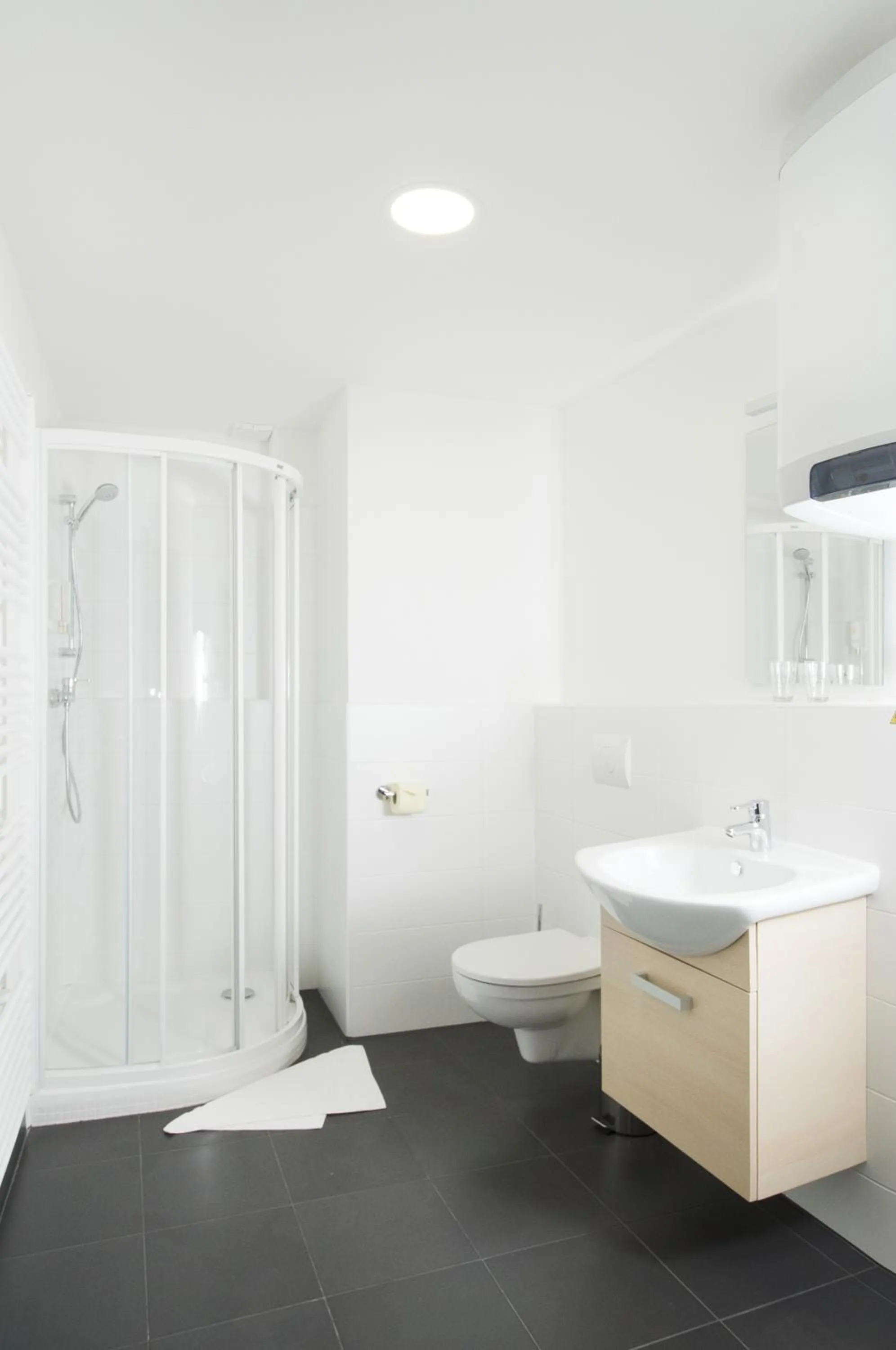 Bathroom in eFi Palace Hotel