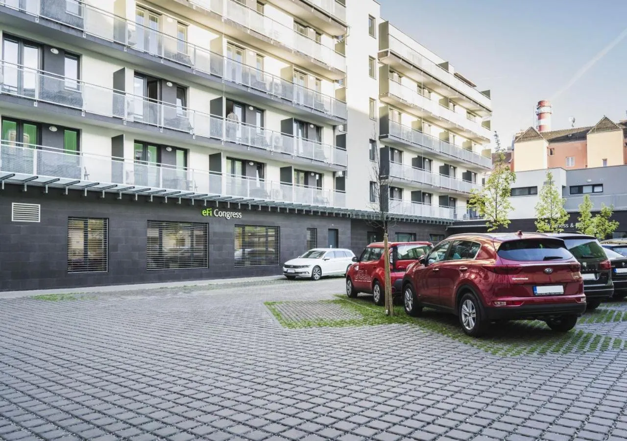 Parking in eFi Palace Hotel