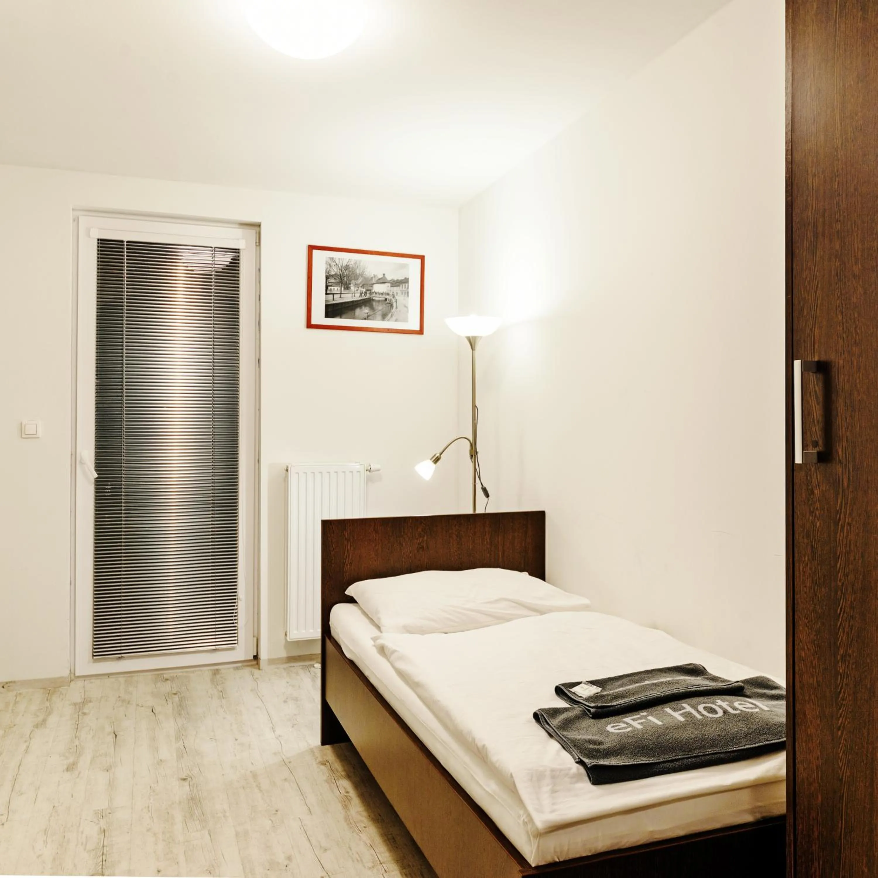 Bedroom, Bed in eFi Palace Hotel