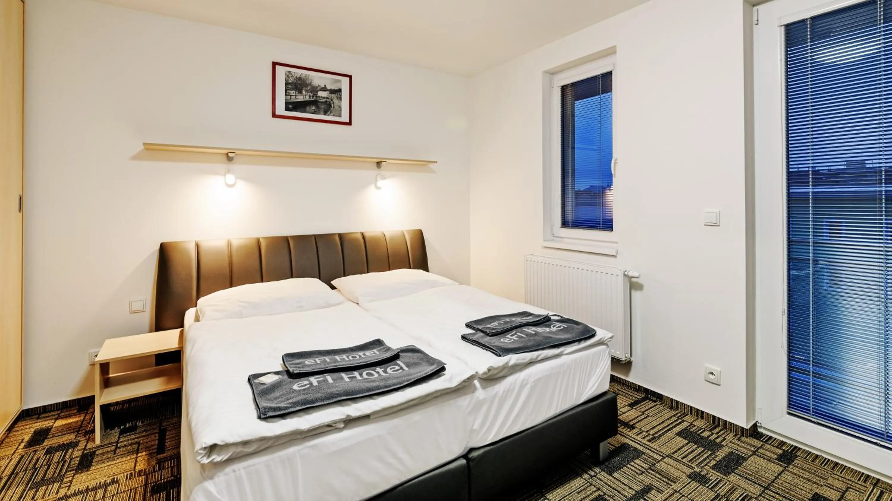 Bedroom, Bed in eFi Palace Hotel