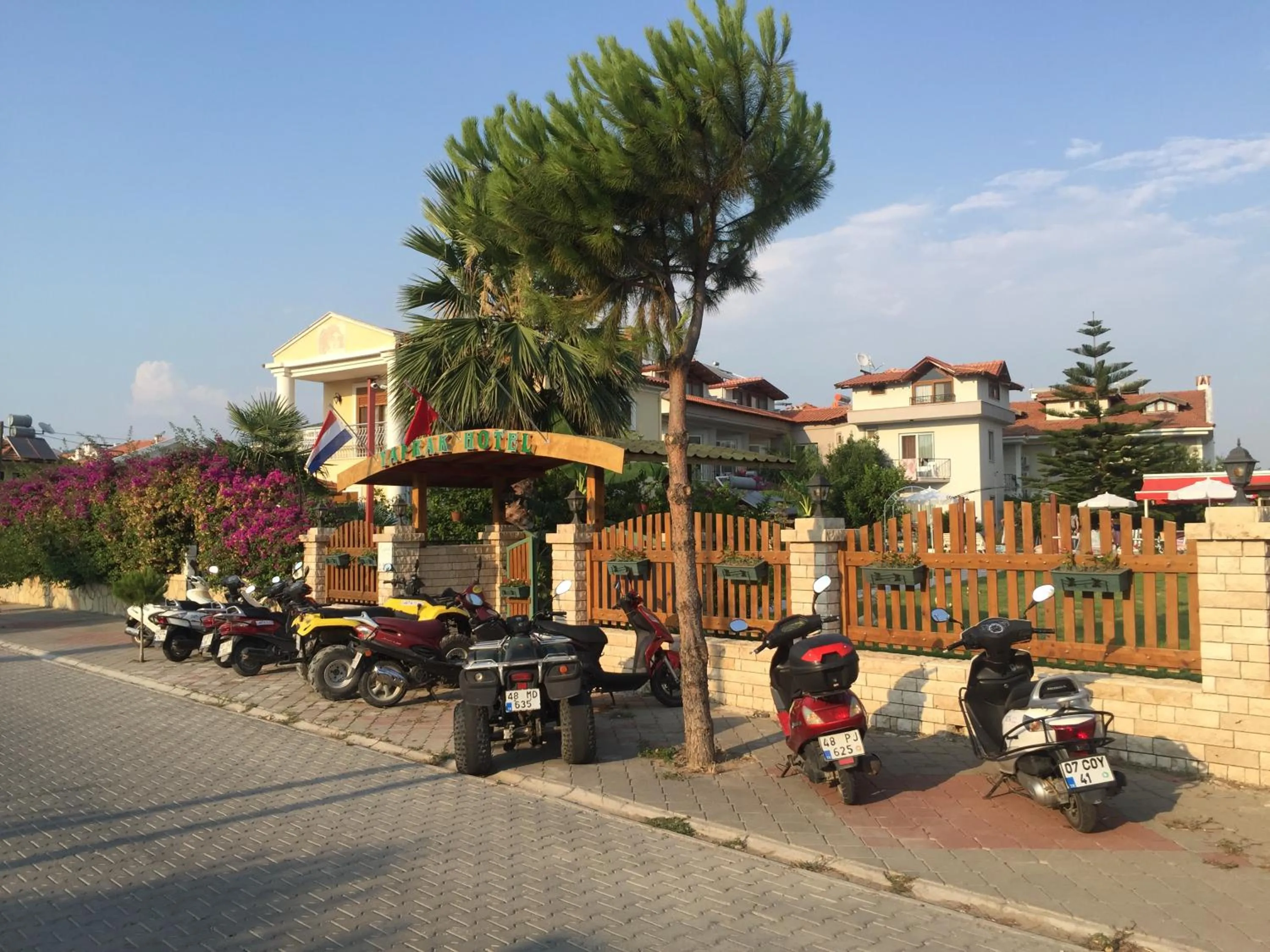 Facade/entrance in Yaprak Hotel