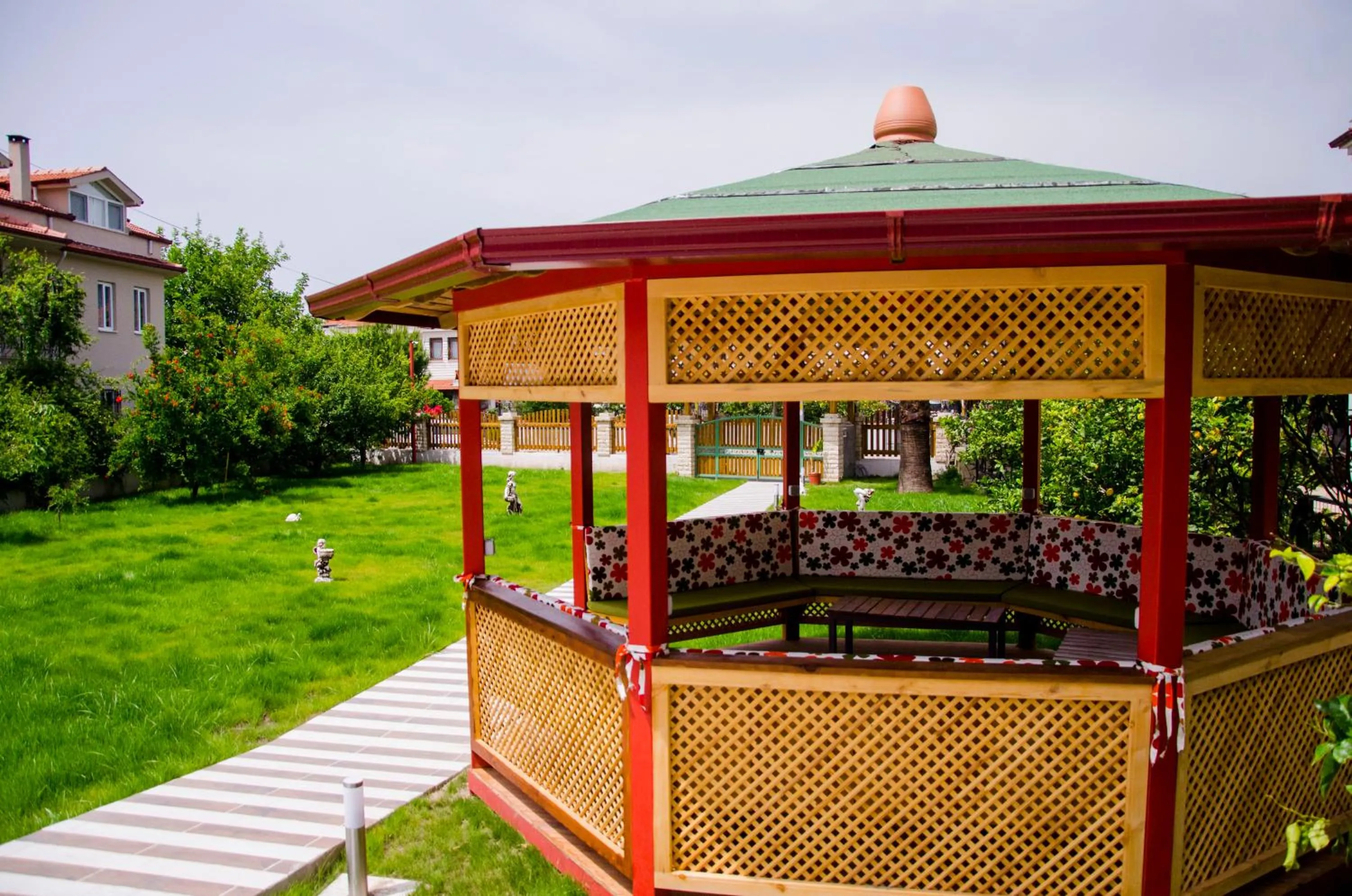 Garden in Yaprak Hotel