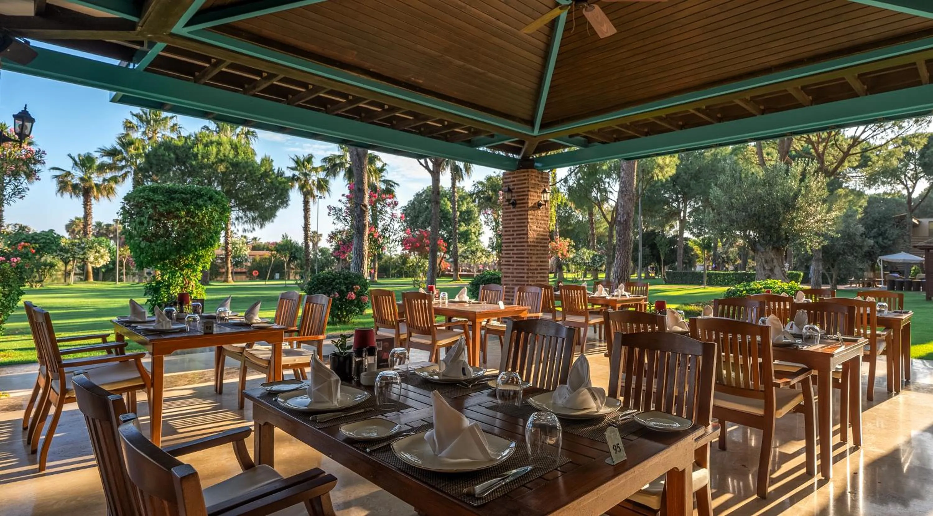 Restaurant/places to eat in Gloria Golf Resort