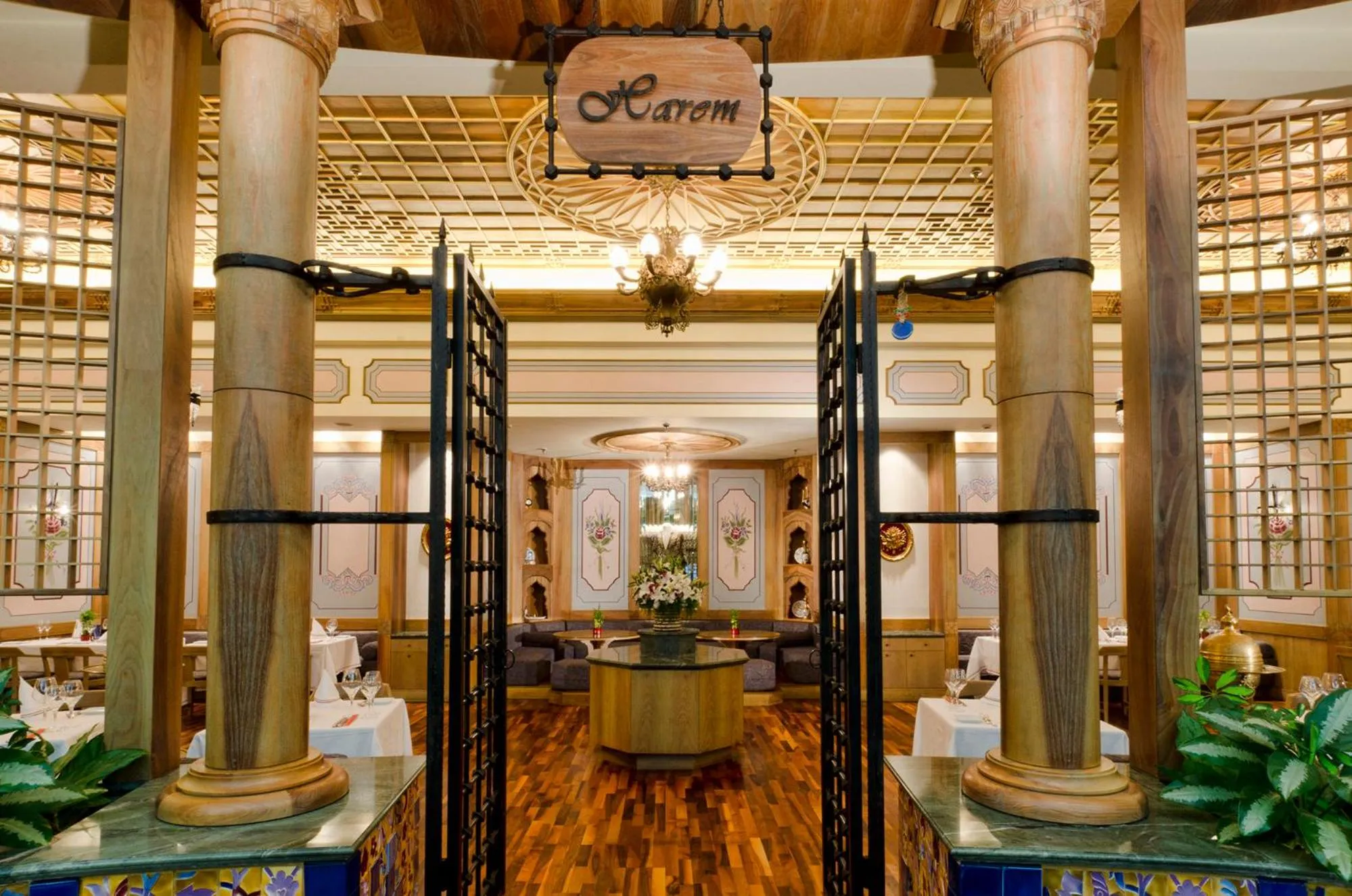 Restaurant/places to eat in Gloria Golf Resort