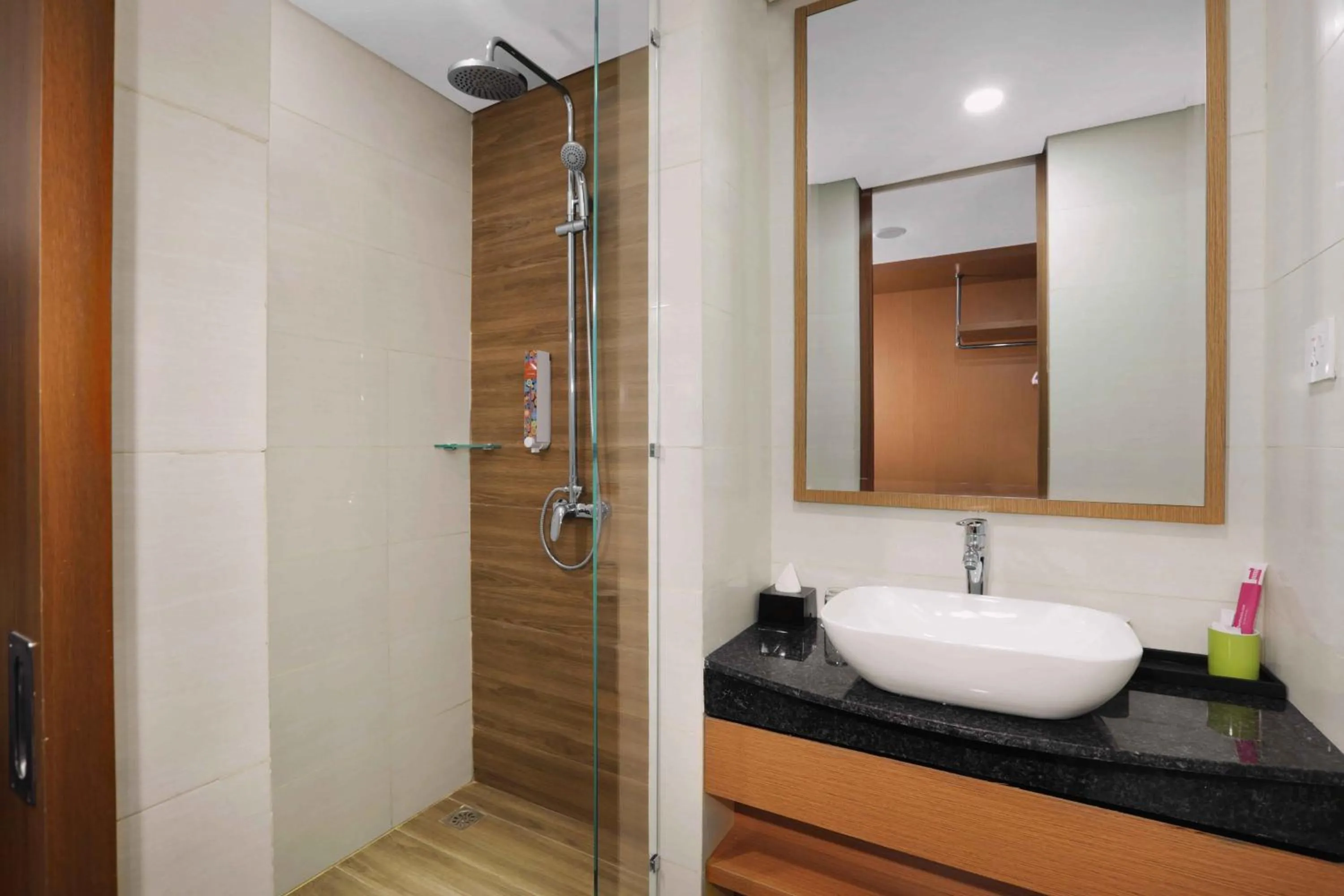 Bathroom in favehotel Nagoya - Batam