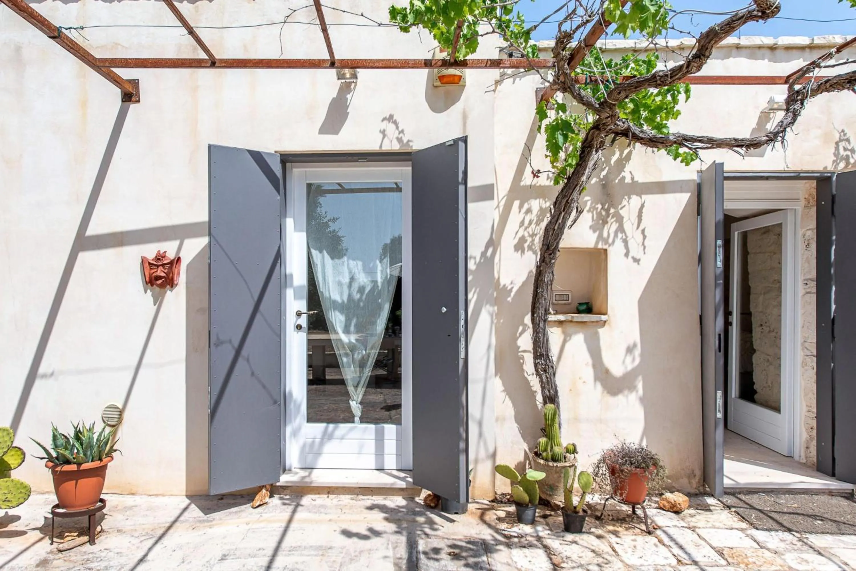 Facade/entrance in Trullo Fedele Grande125 - Happy Rentals