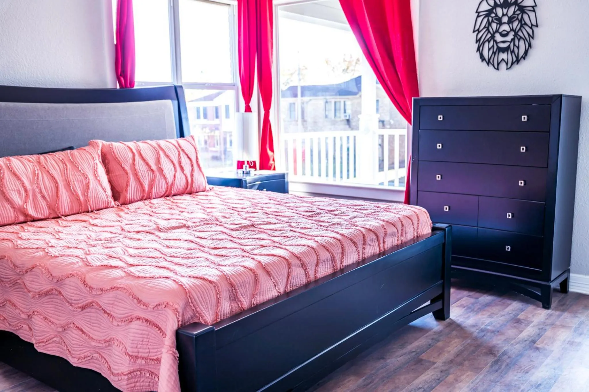 Bed in Private 3Br Gameroom Home In Houston - Sleeps 15 - 2705A