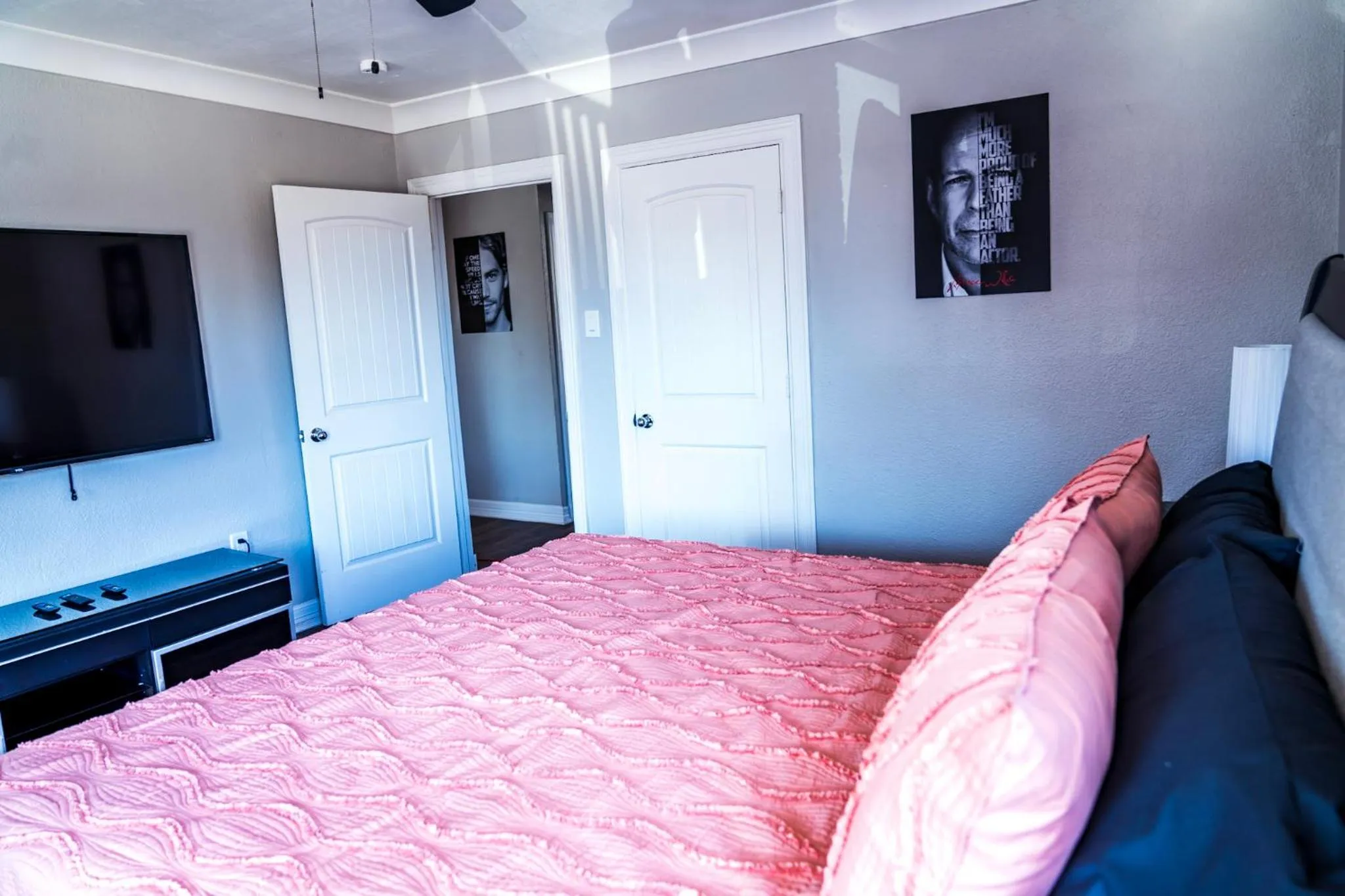 Bed in Private 3Br Gameroom Home In Houston - Sleeps 15 - 2705A