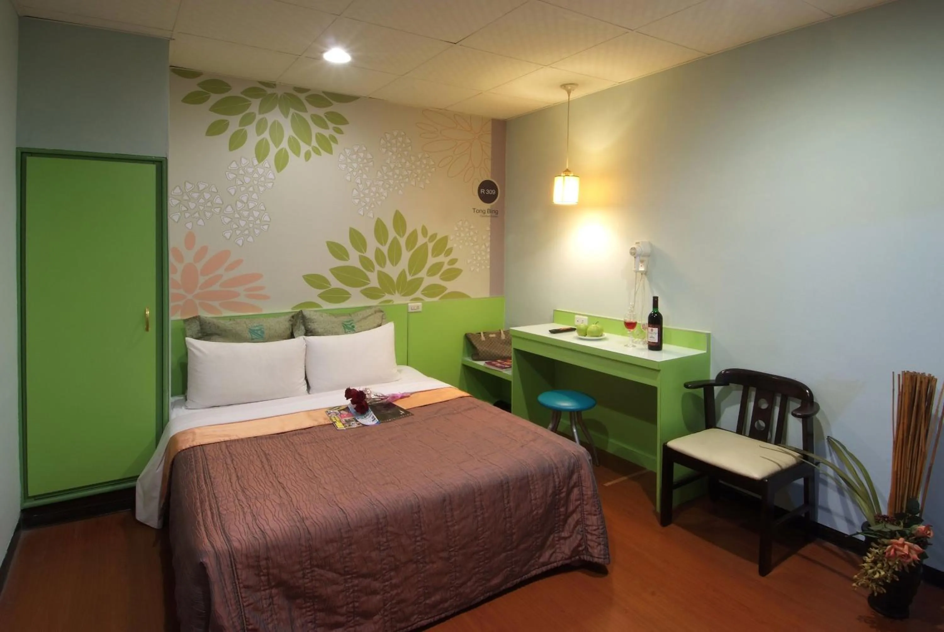 Bed in Tong Bing Express