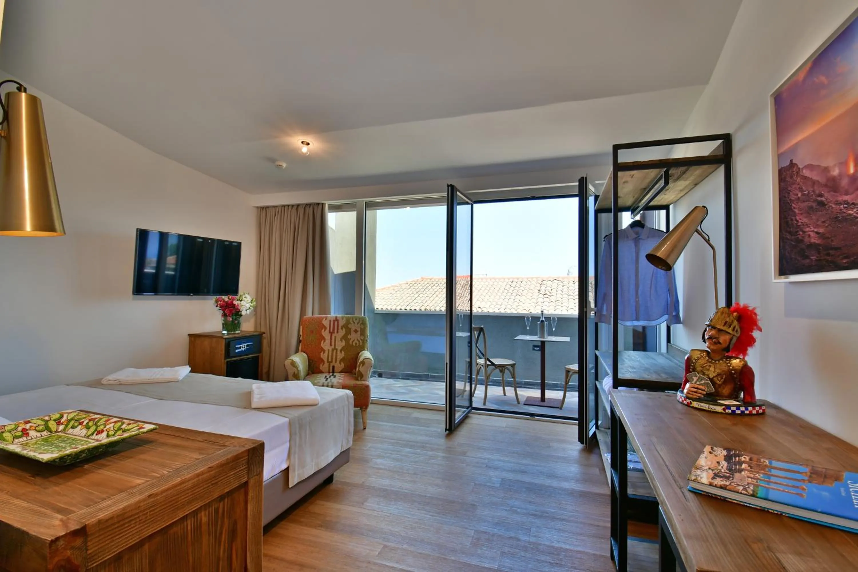 Photo of the whole room, Bed in San Anton Hotel