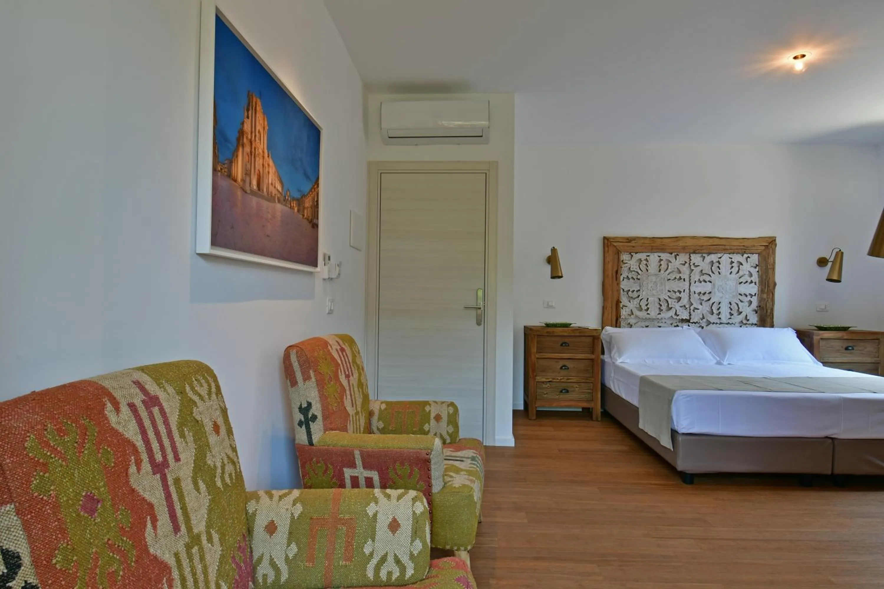 Photo of the whole room, Bed in San Anton Hotel