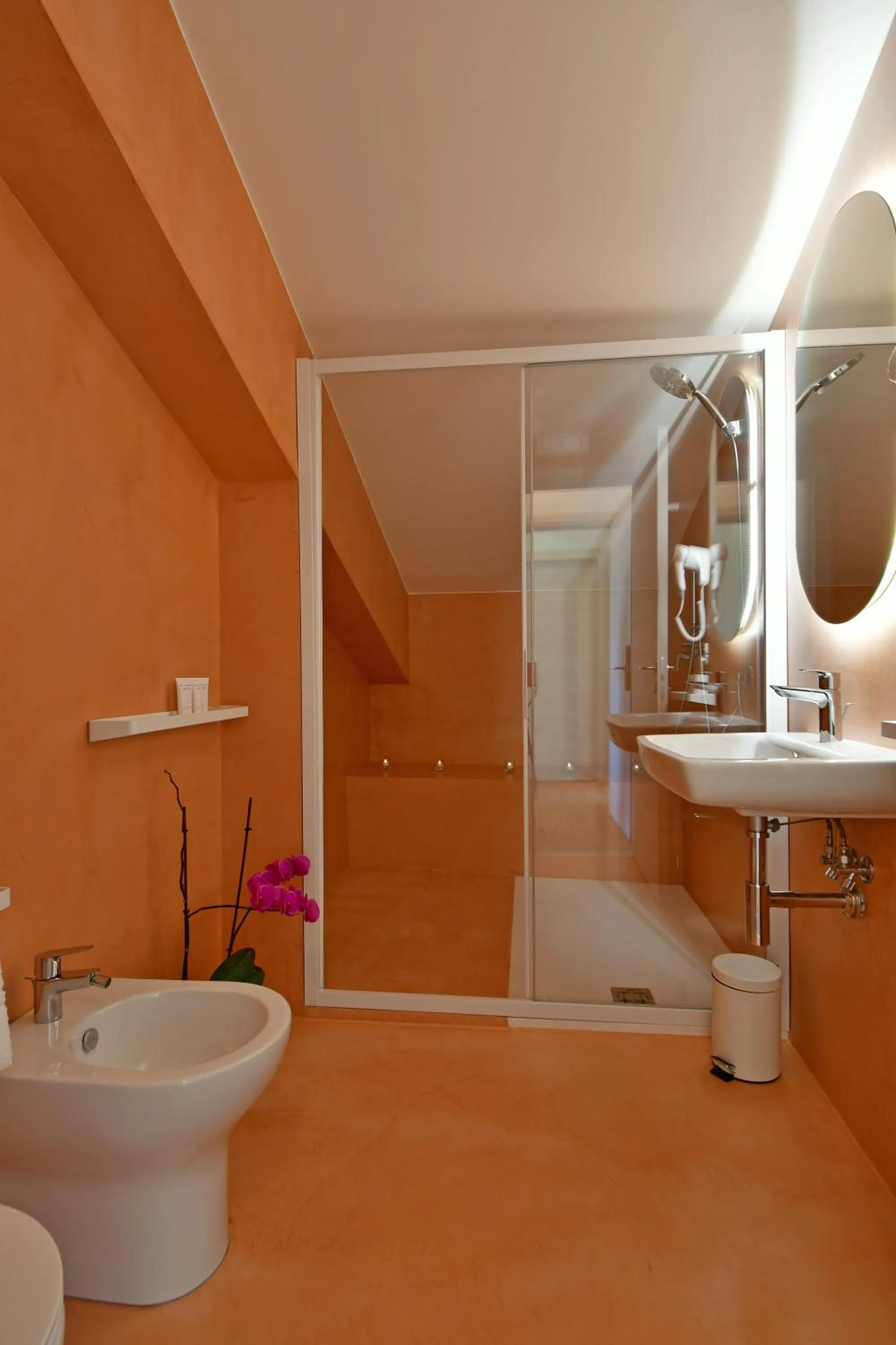 Bathroom in San Anton Hotel