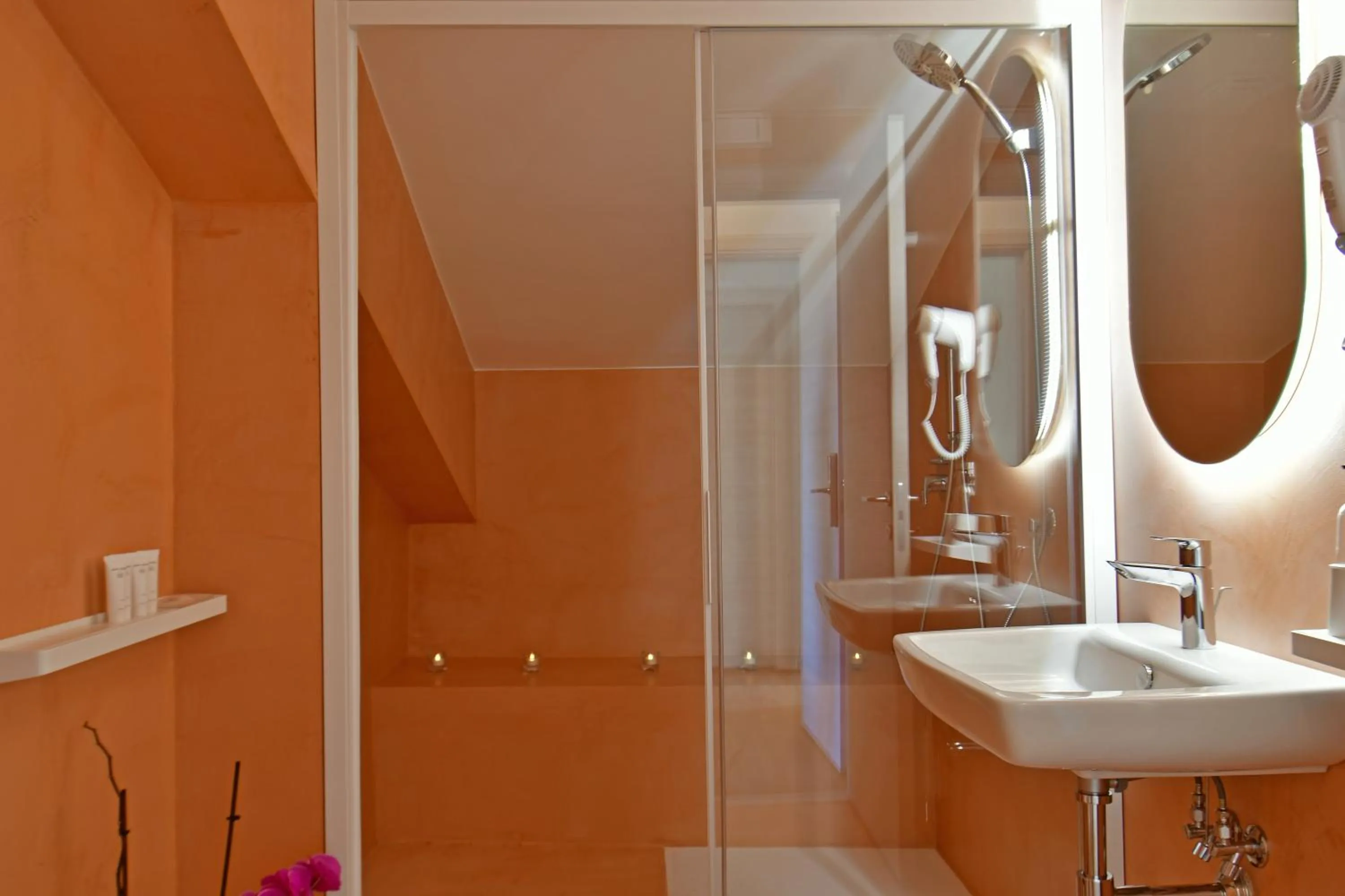 Bathroom in San Anton Hotel