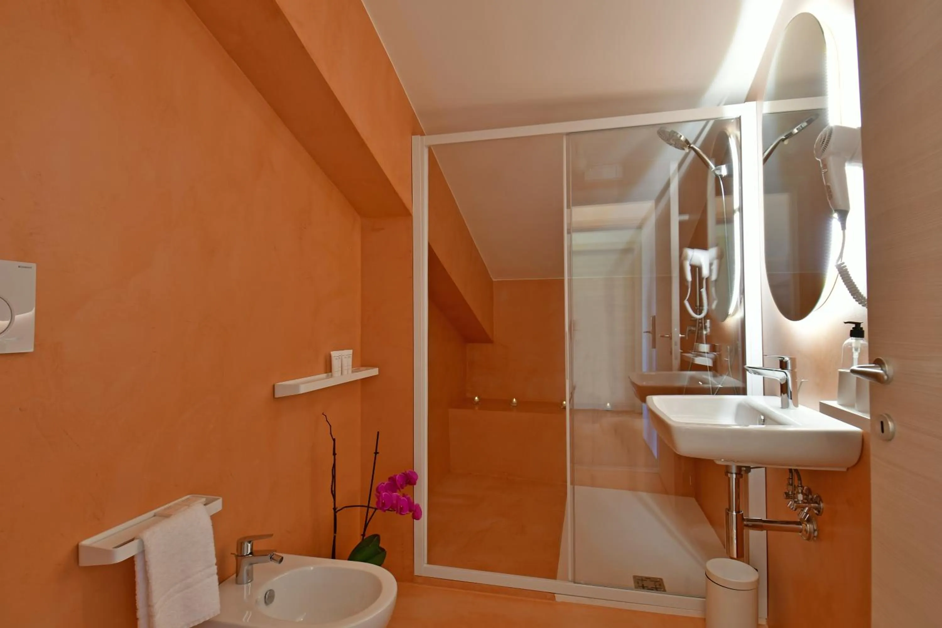 Bathroom in San Anton Hotel