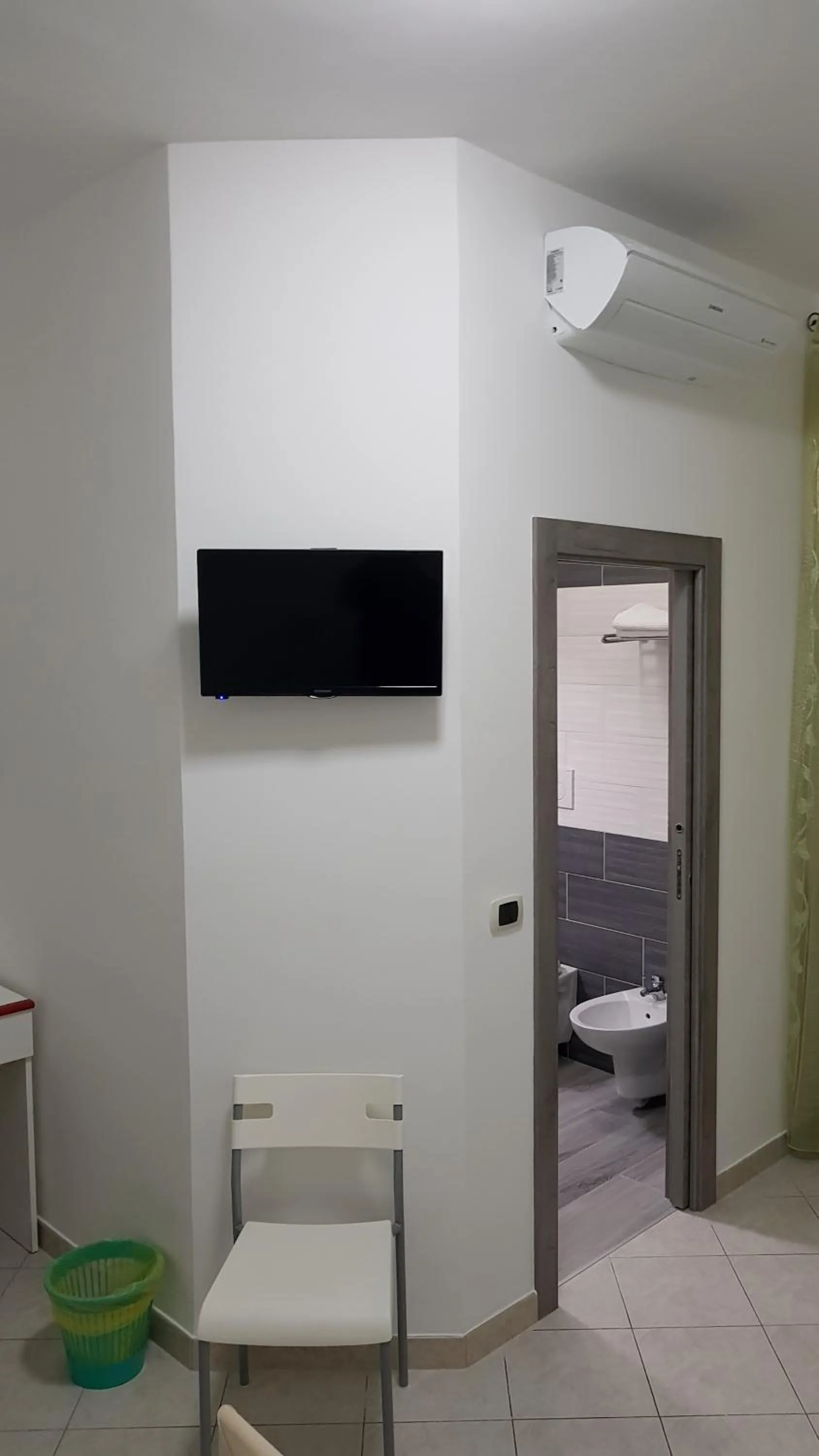 Photo of the whole room in Holiday B&B