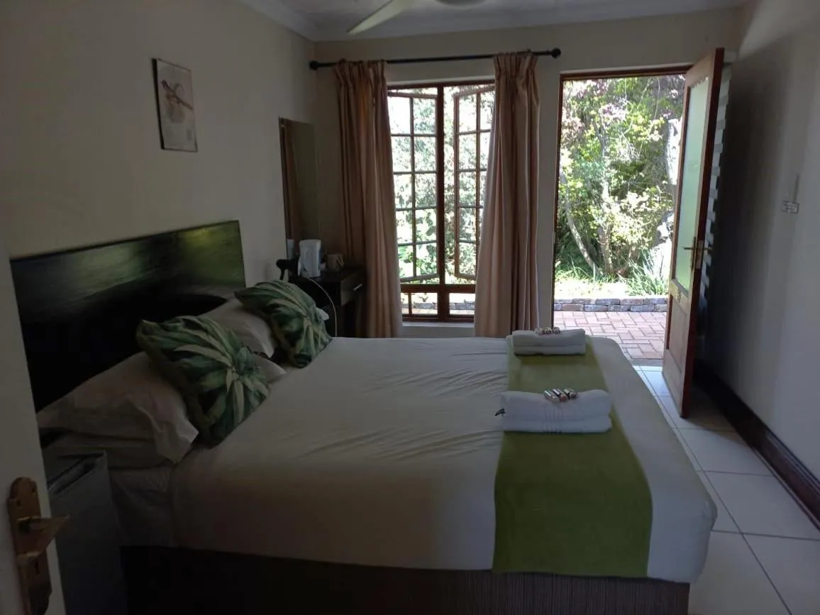 Photo of the whole room, Bed in OR Tambo Guest House
