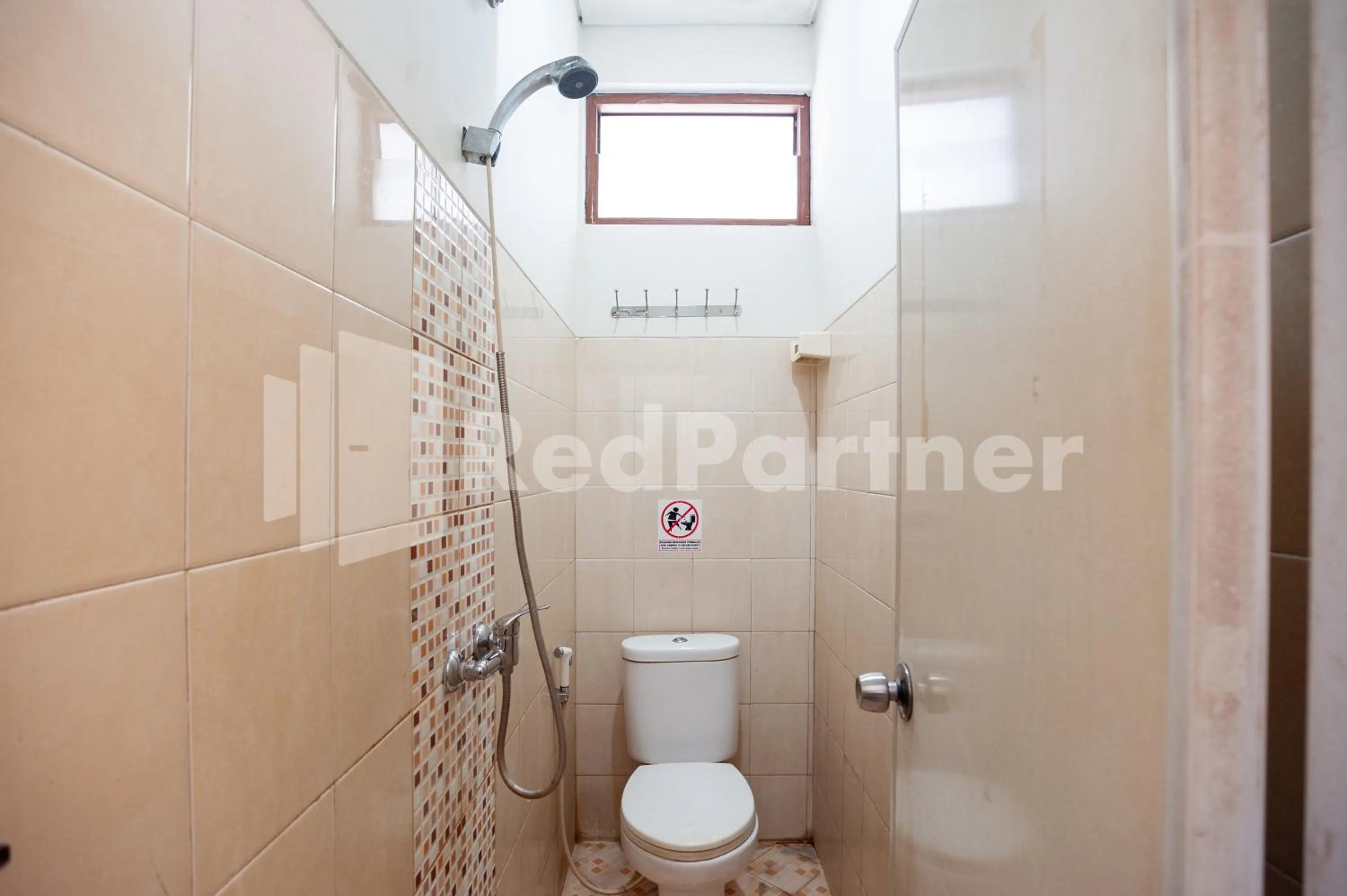 Bathroom in One 2 Residence near Slipi Jaya Mall Mitra RedDoorz