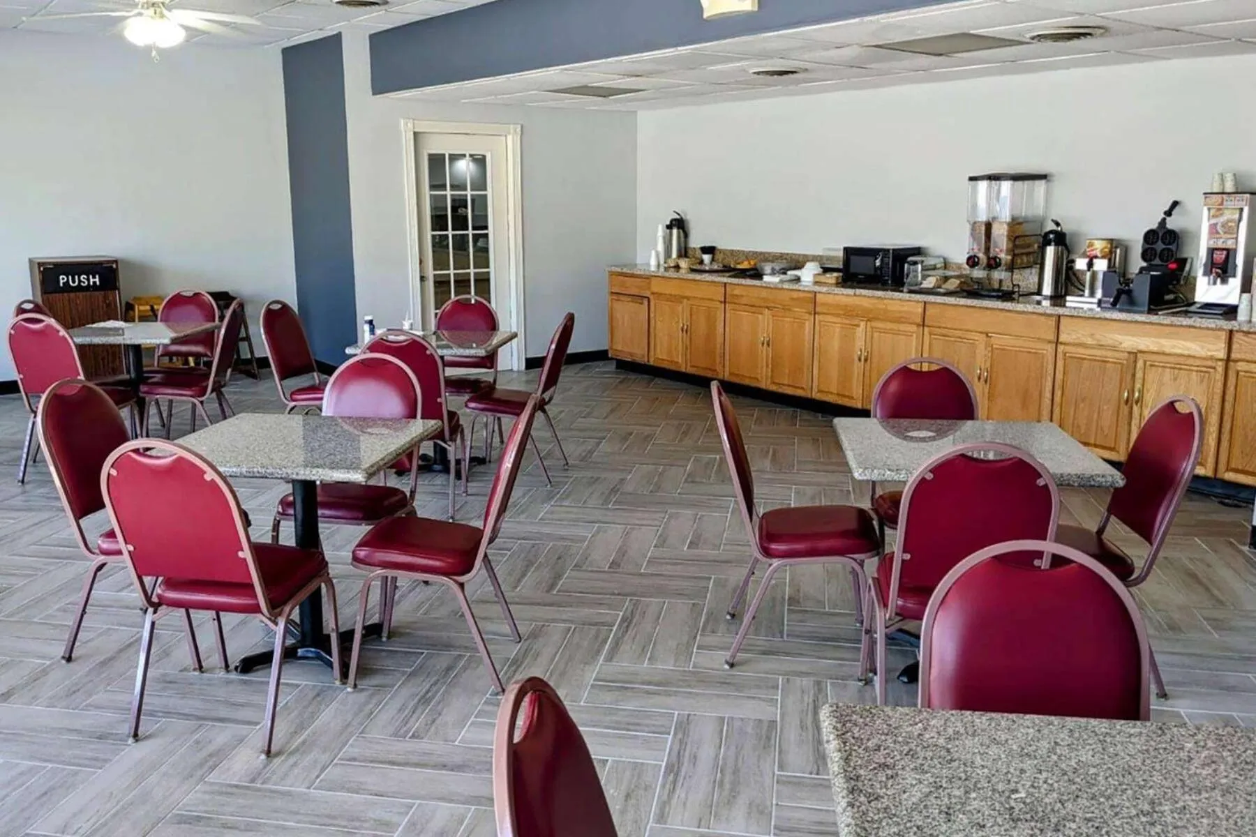 Breakfast in Baymont by Wyndham Hannibal