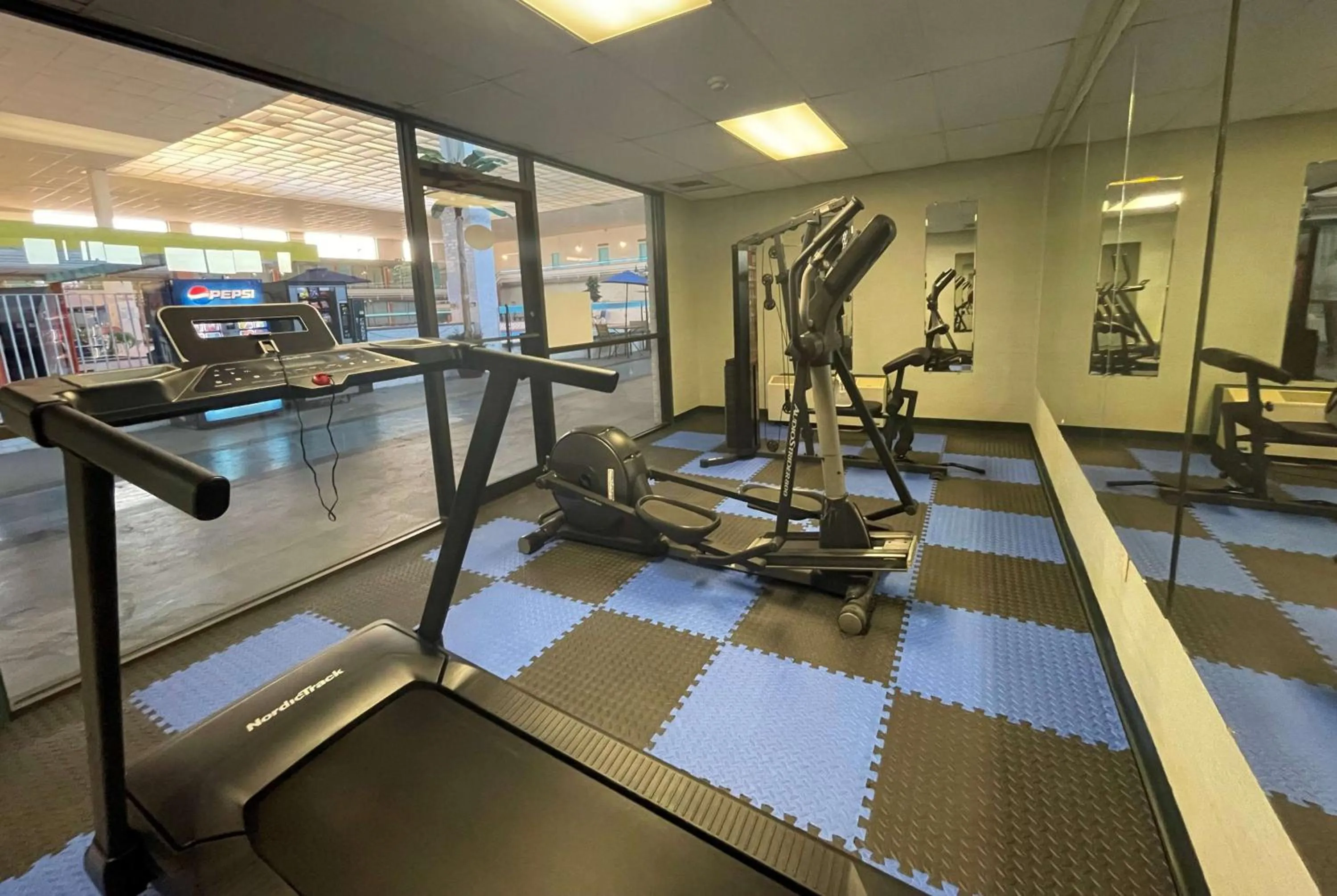 Fitness centre/facilities in Baymont by Wyndham Hannibal