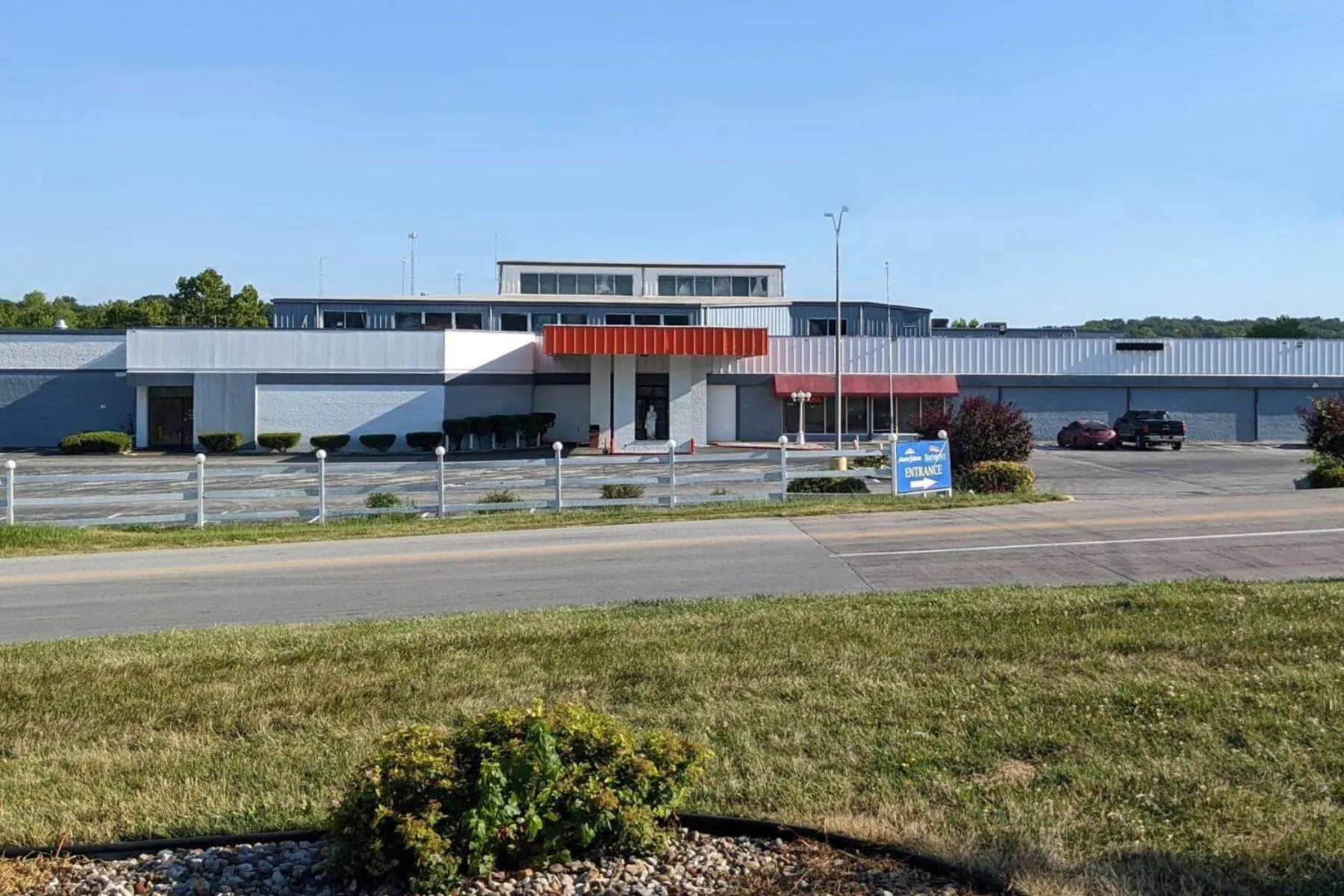 Property building in Baymont by Wyndham Hannibal