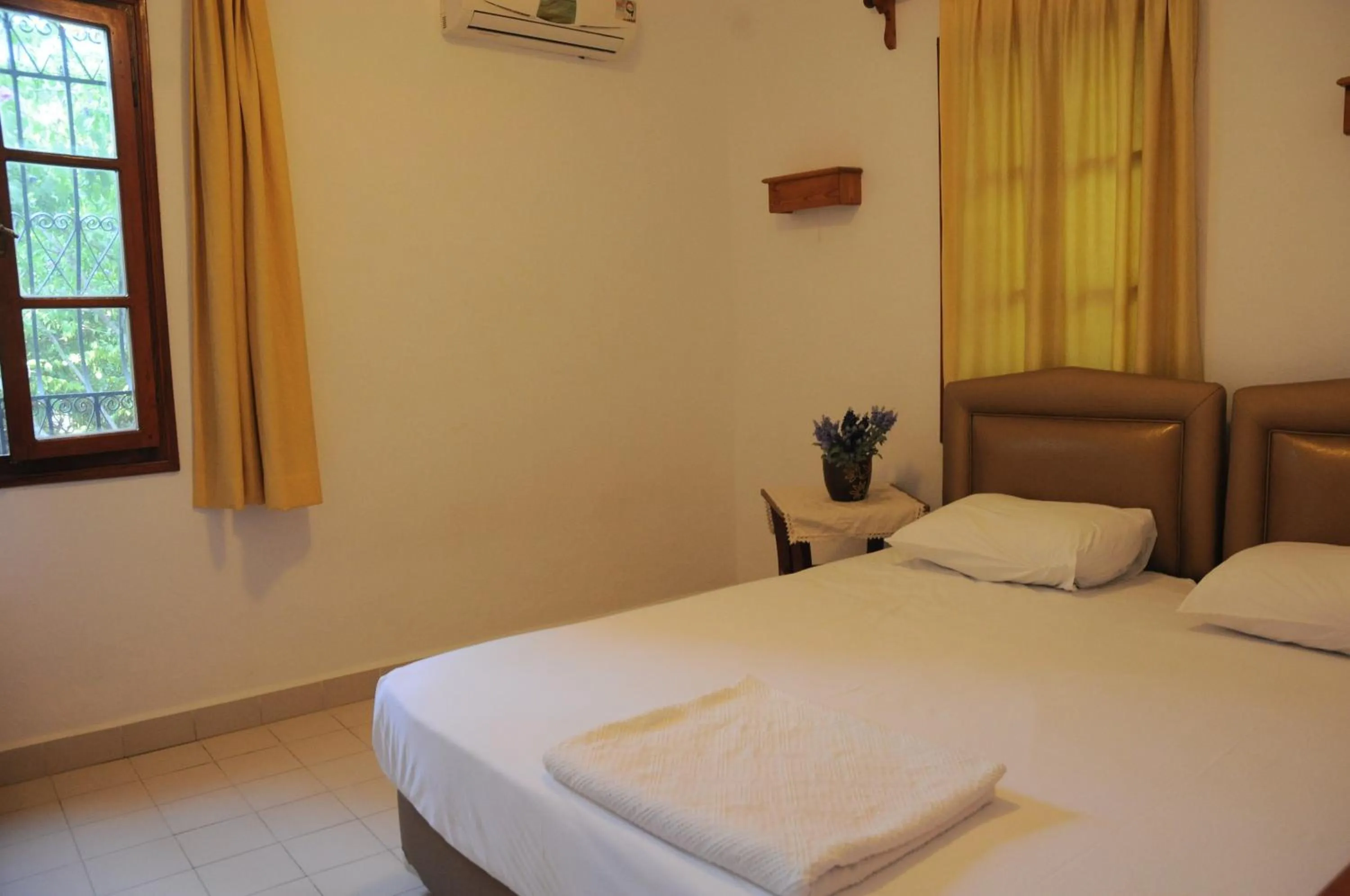 Photo of the whole room, Bed in Hotel Gulec