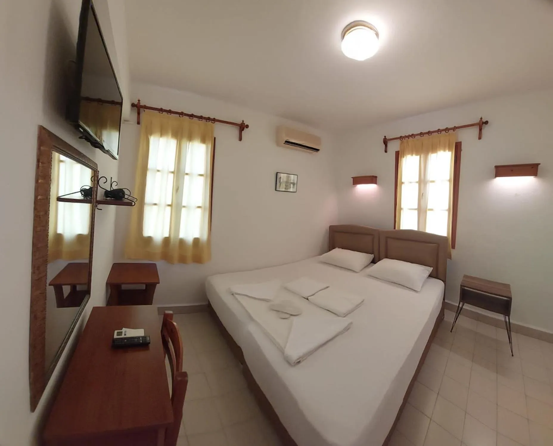 Bedroom, Bed in Hotel Gulec