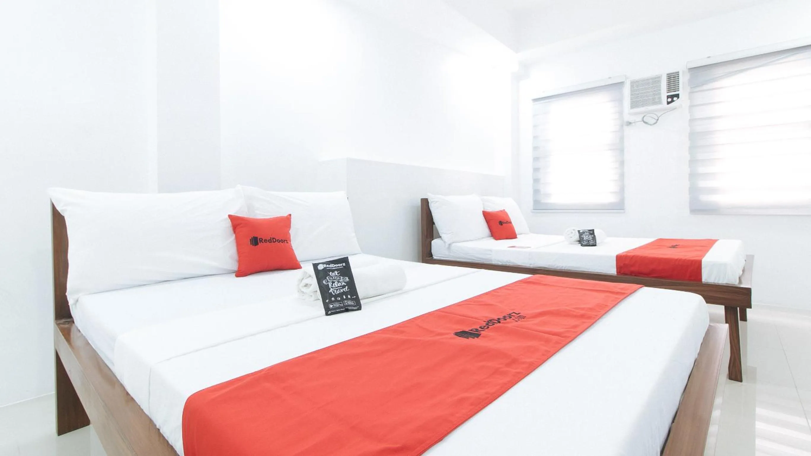 Bed in RedDoorz Plus at DBuilders Poblacion BGC