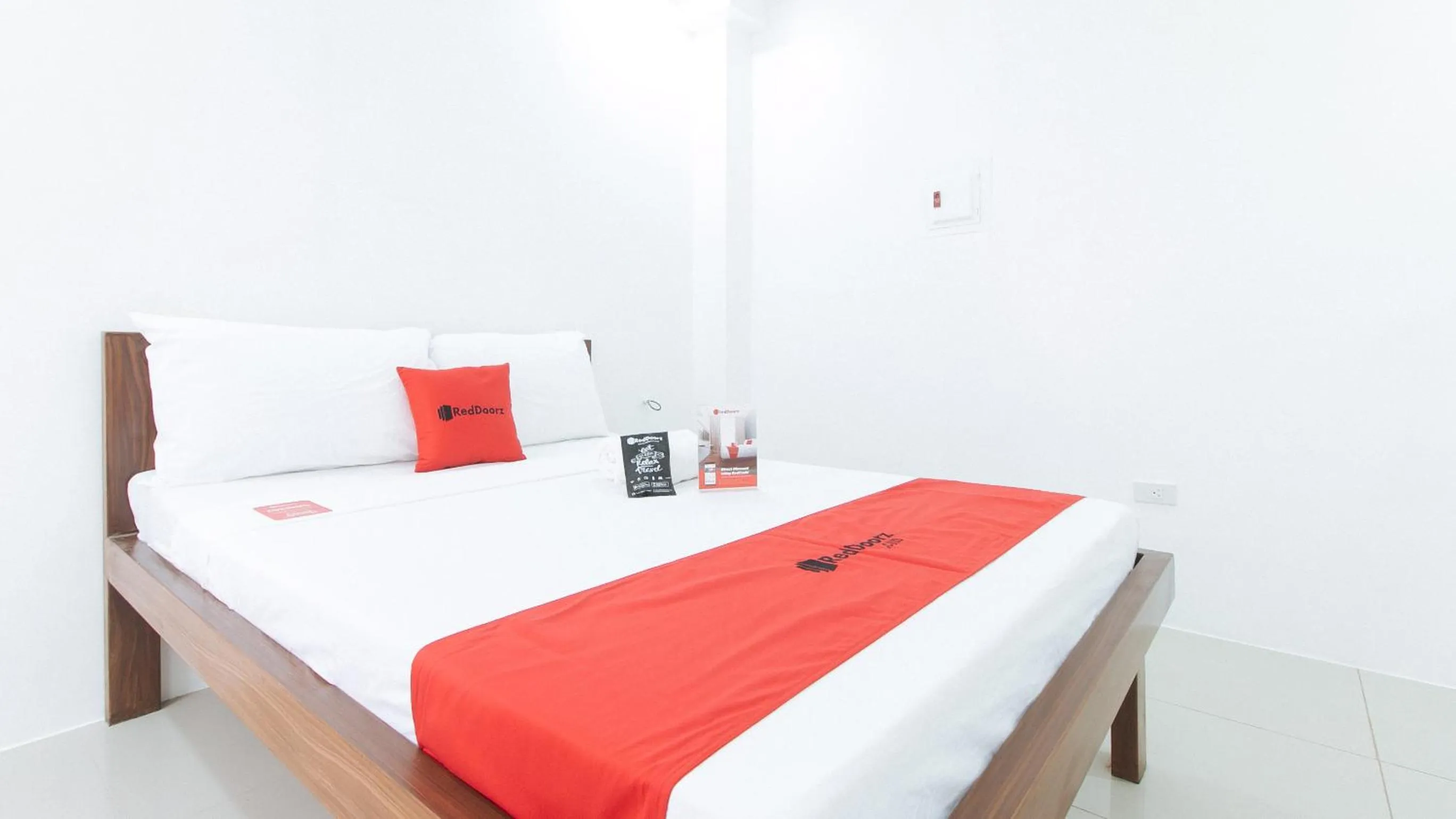 Bed in RedDoorz Plus at DBuilders Poblacion BGC