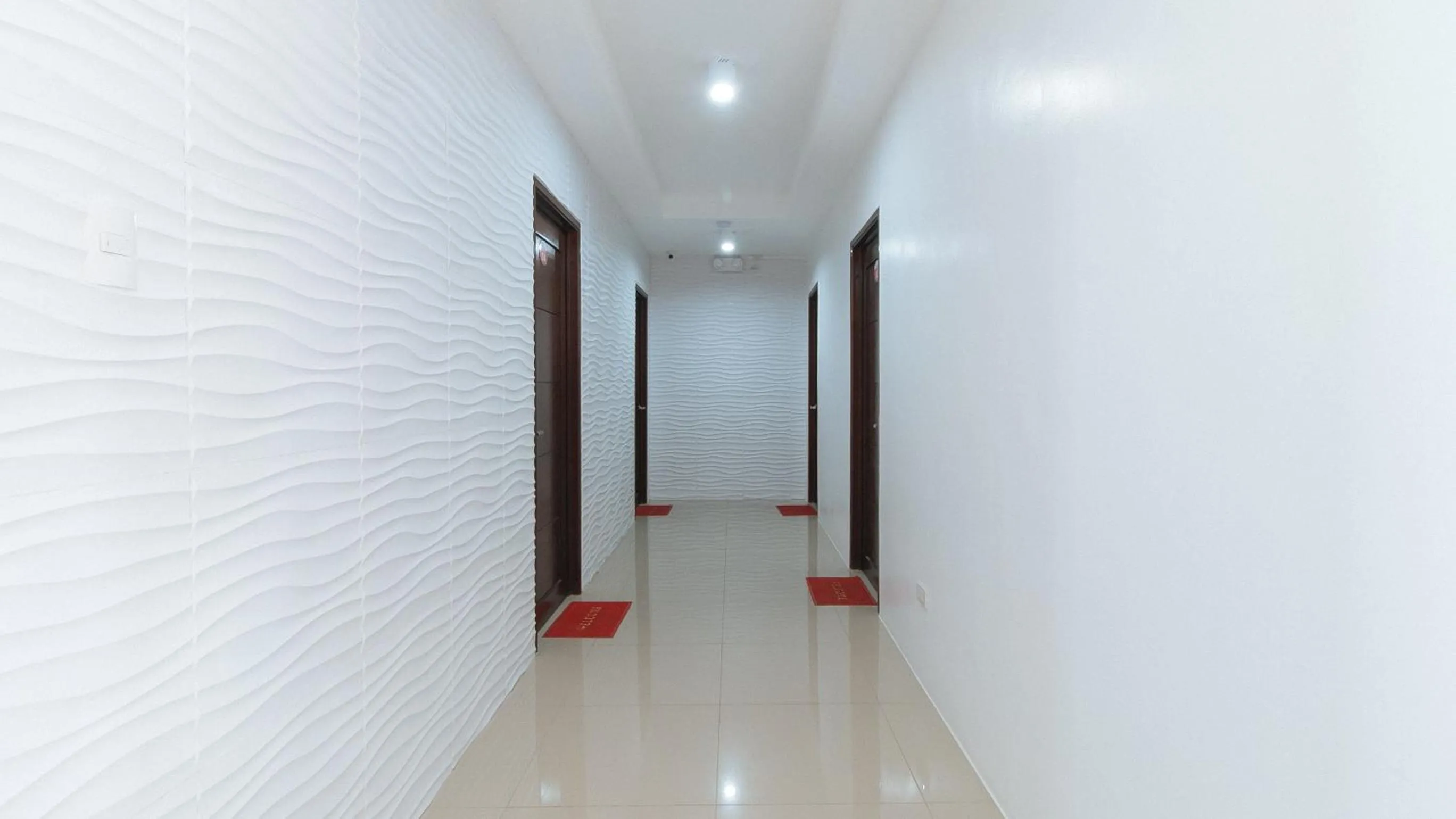 Area and facilities in RedDoorz Plus at DBuilders Poblacion BGC