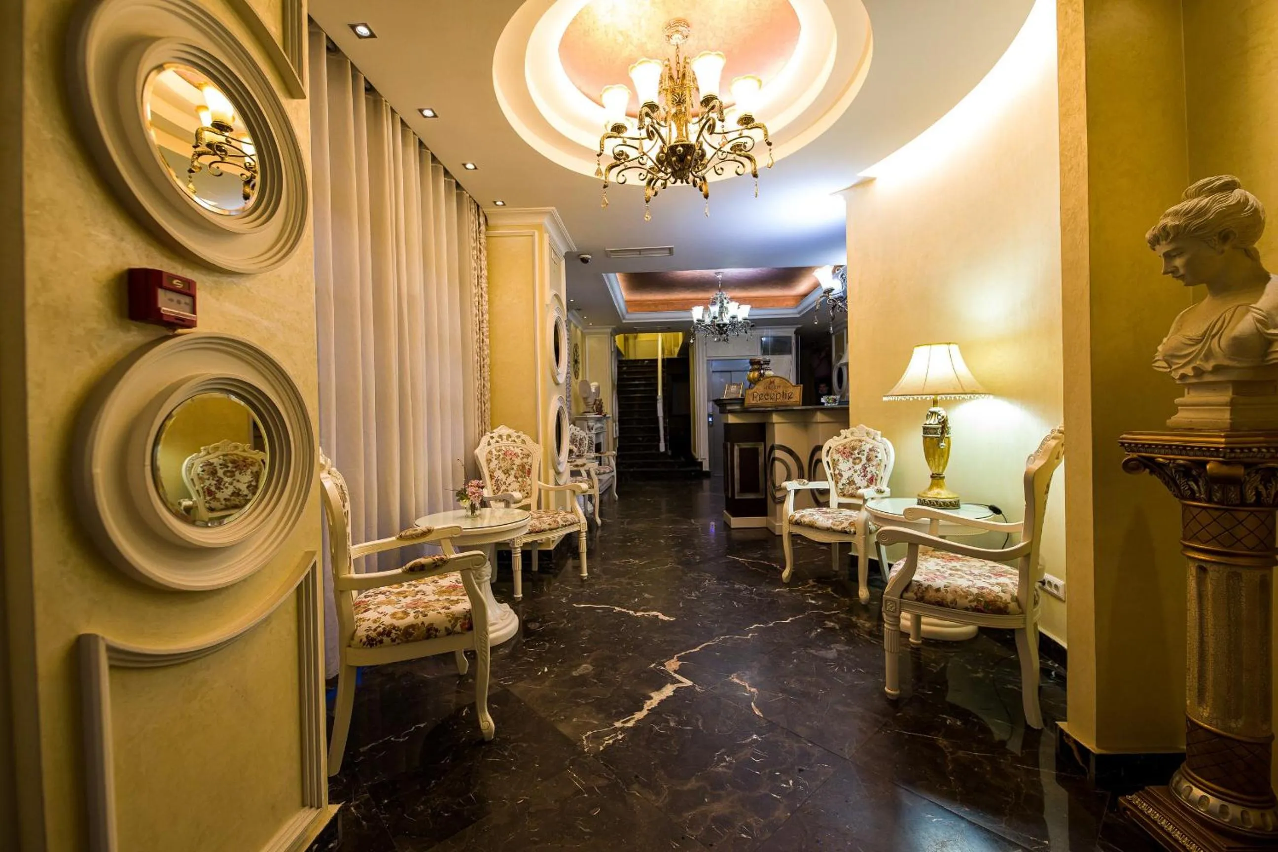 Lobby or reception in Hotel Helin Central