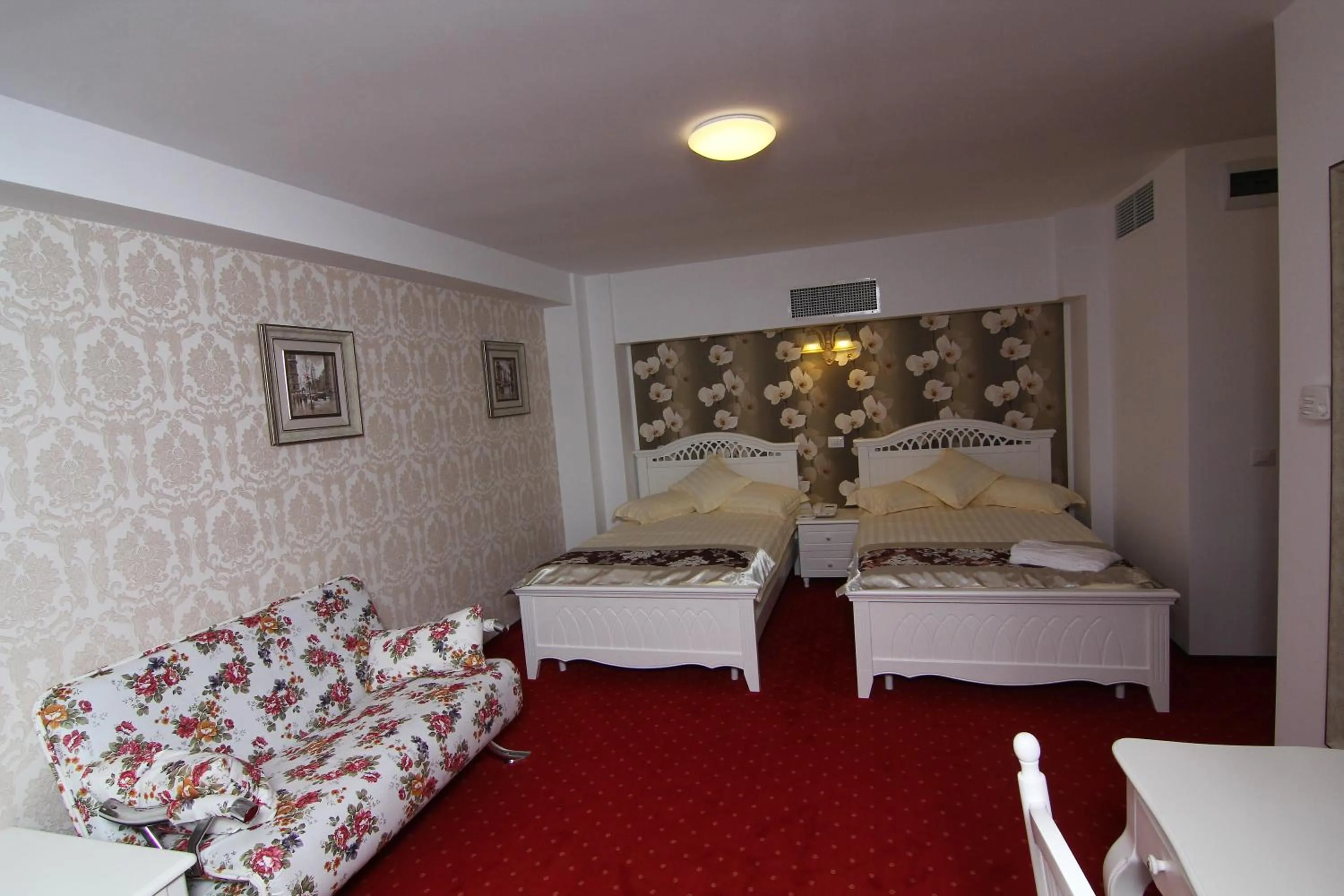 Bed in Hotel Helin Central