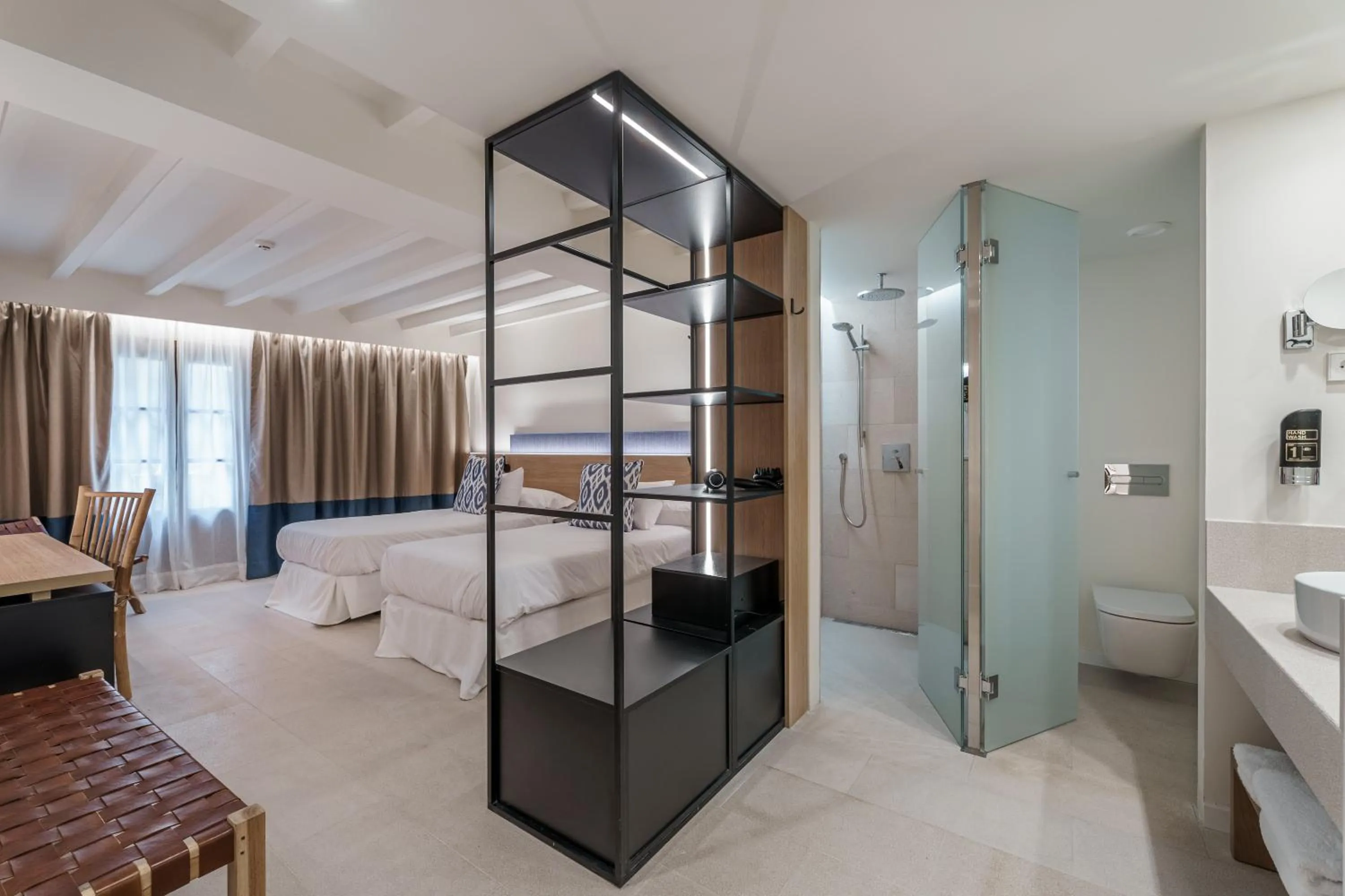 Photo of the whole room, Bed in Can Guixe - Turismo de Interior