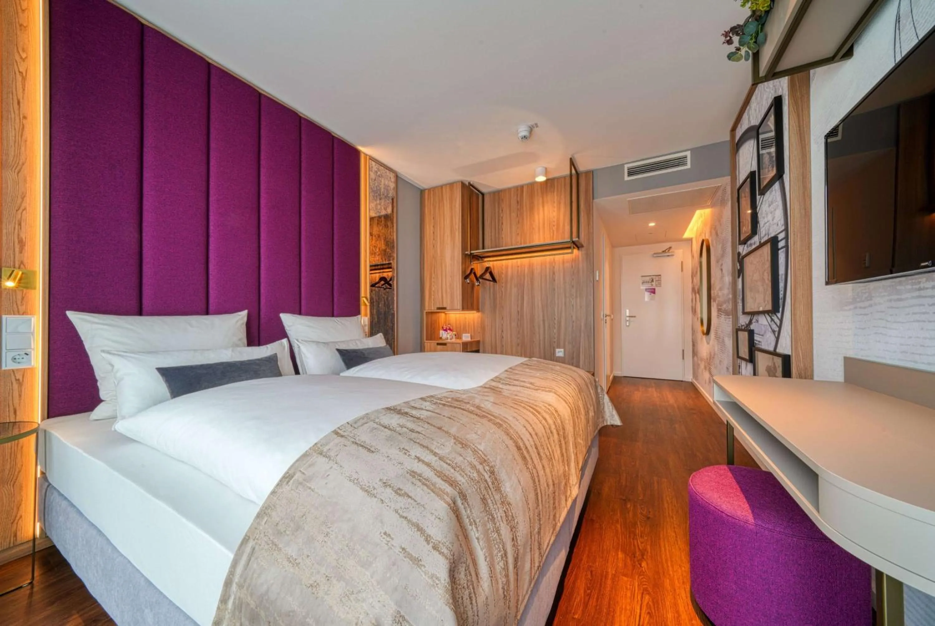 Photo of the whole room, Bed in FourSide Hotel Ringsheim, Trademark Collection by Wyndham