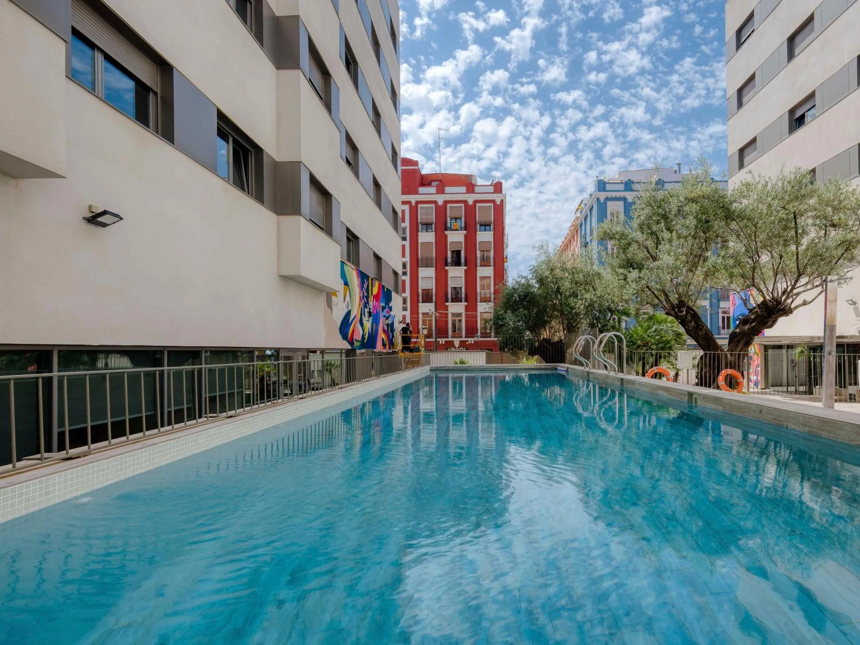 Property building in Livensa Living Studios Valencia Marina Real Hotel-Apartamento