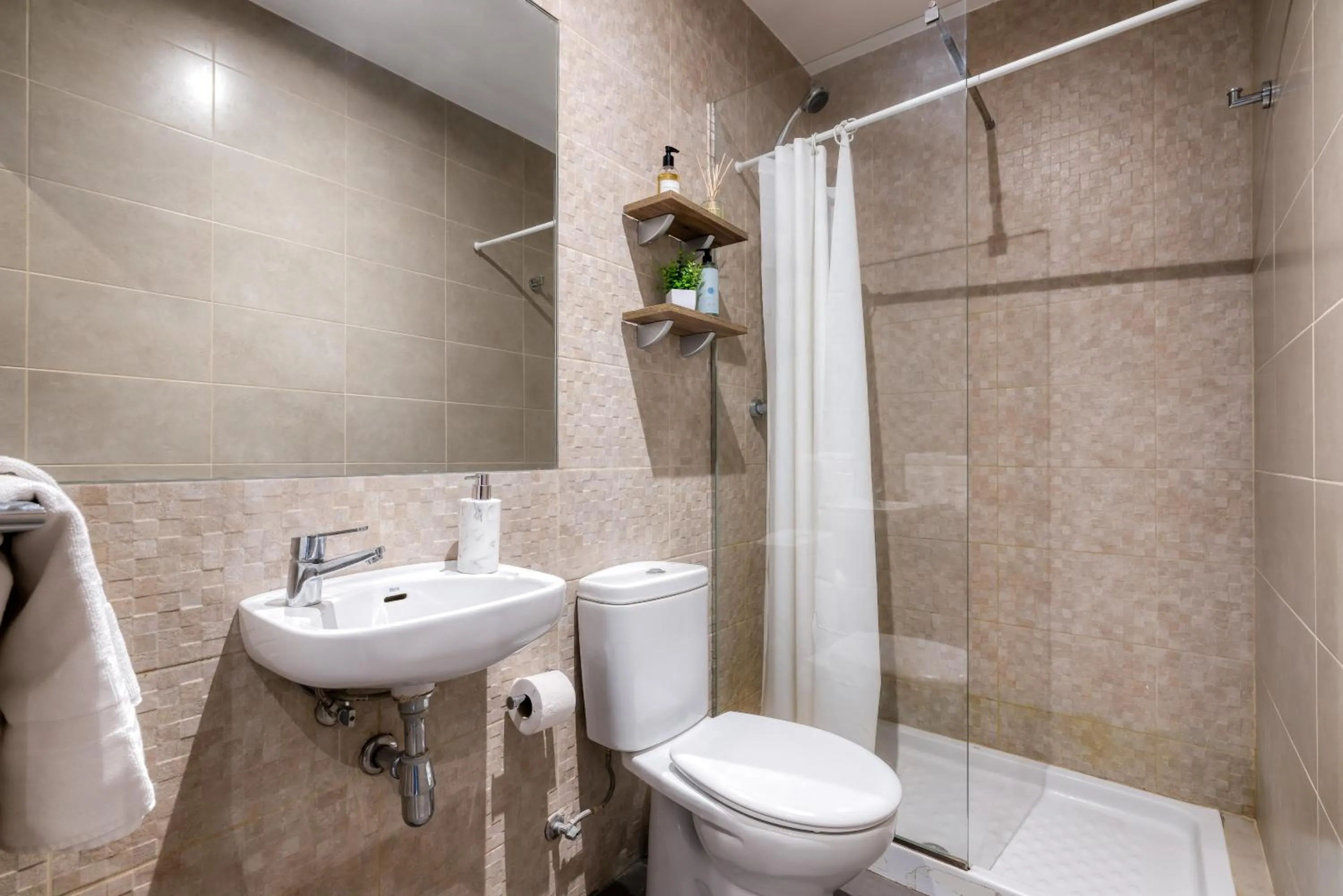 Toilet in Livensa Living Studios Valencia Marina Real Hotel-Apartamento