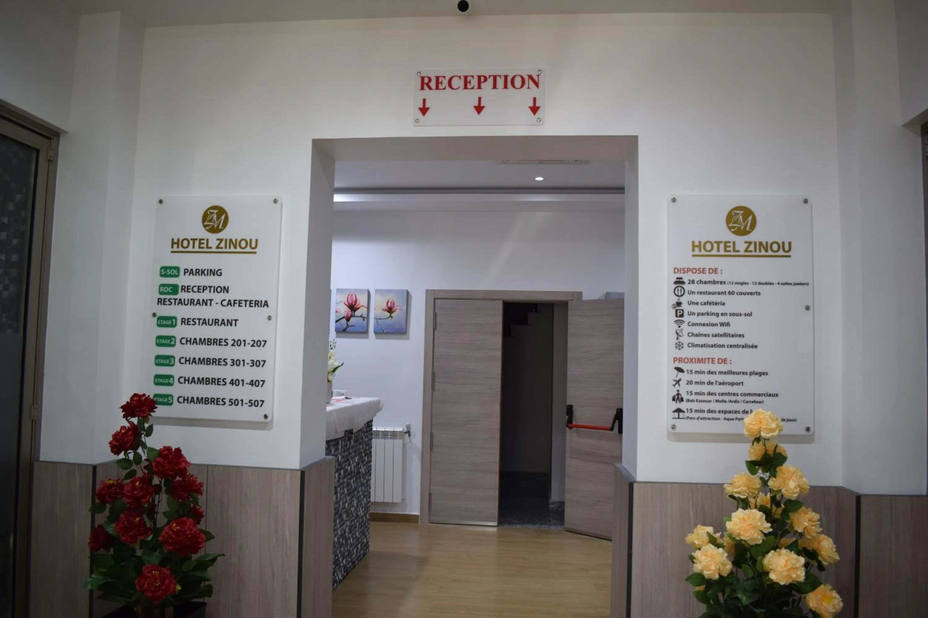 Lobby or reception in Hôtel Zinou zm