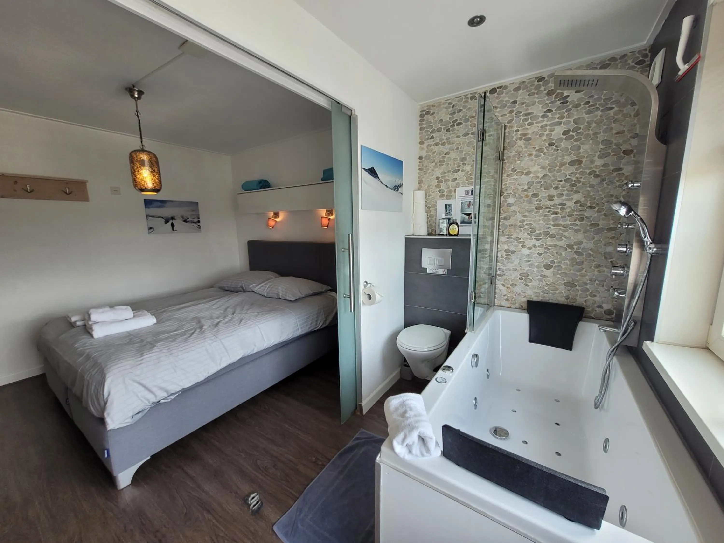 Photo of the whole room, Bed in Sleep Well Ness Domburg