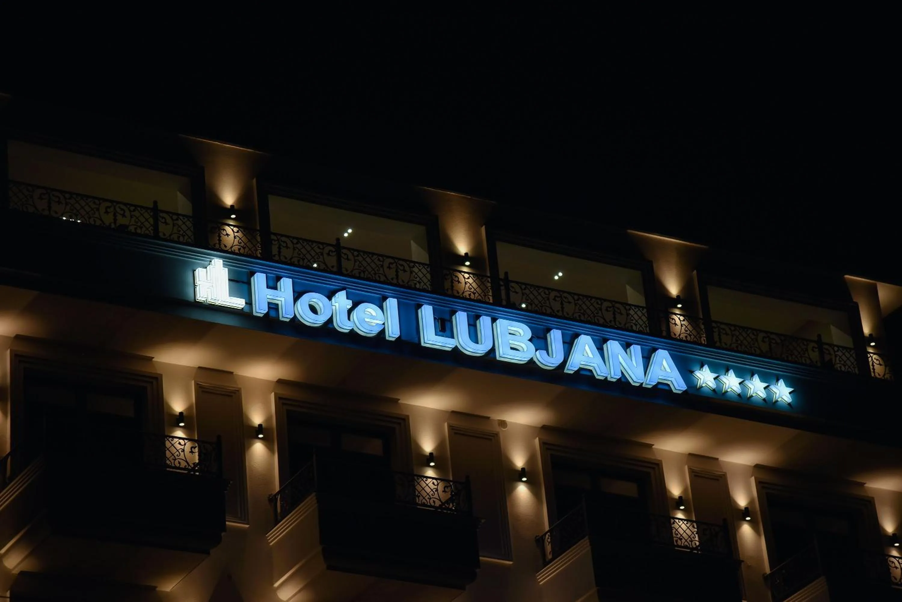 Property building in Dolanit Hotels Lubjana