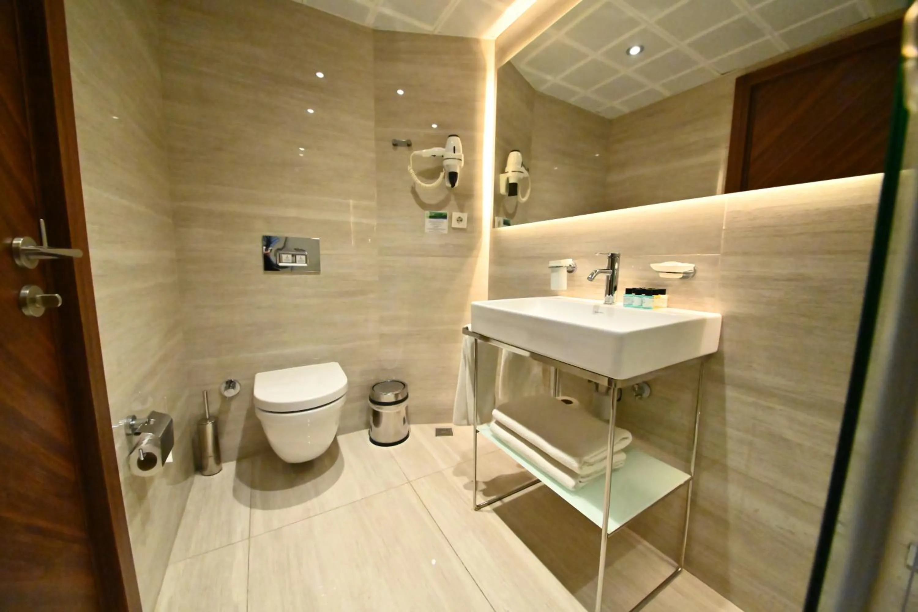 Shower in Sogut Hotel Old City