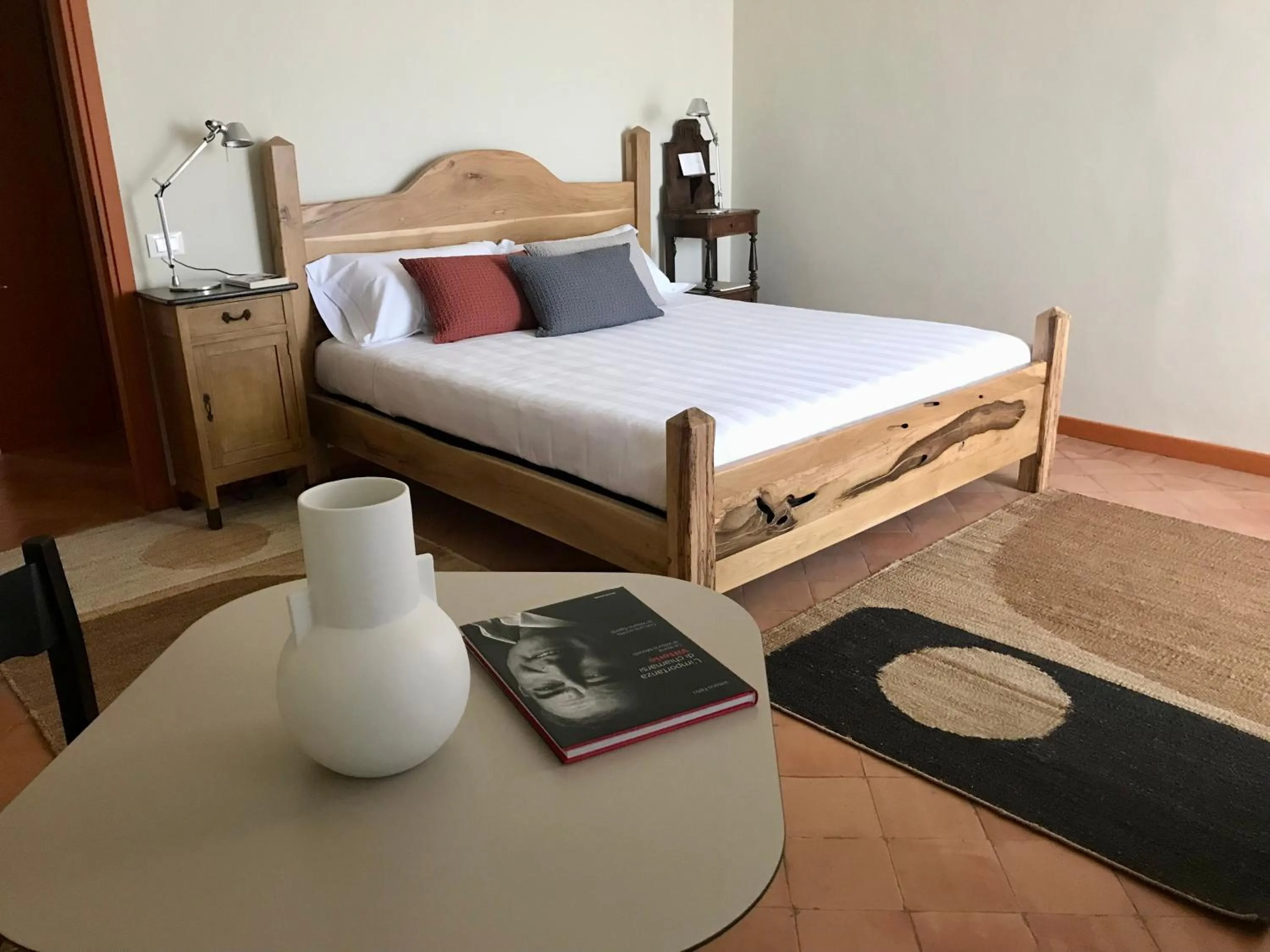 Photo of the whole room, Bed in Annunciata Soul Retreat