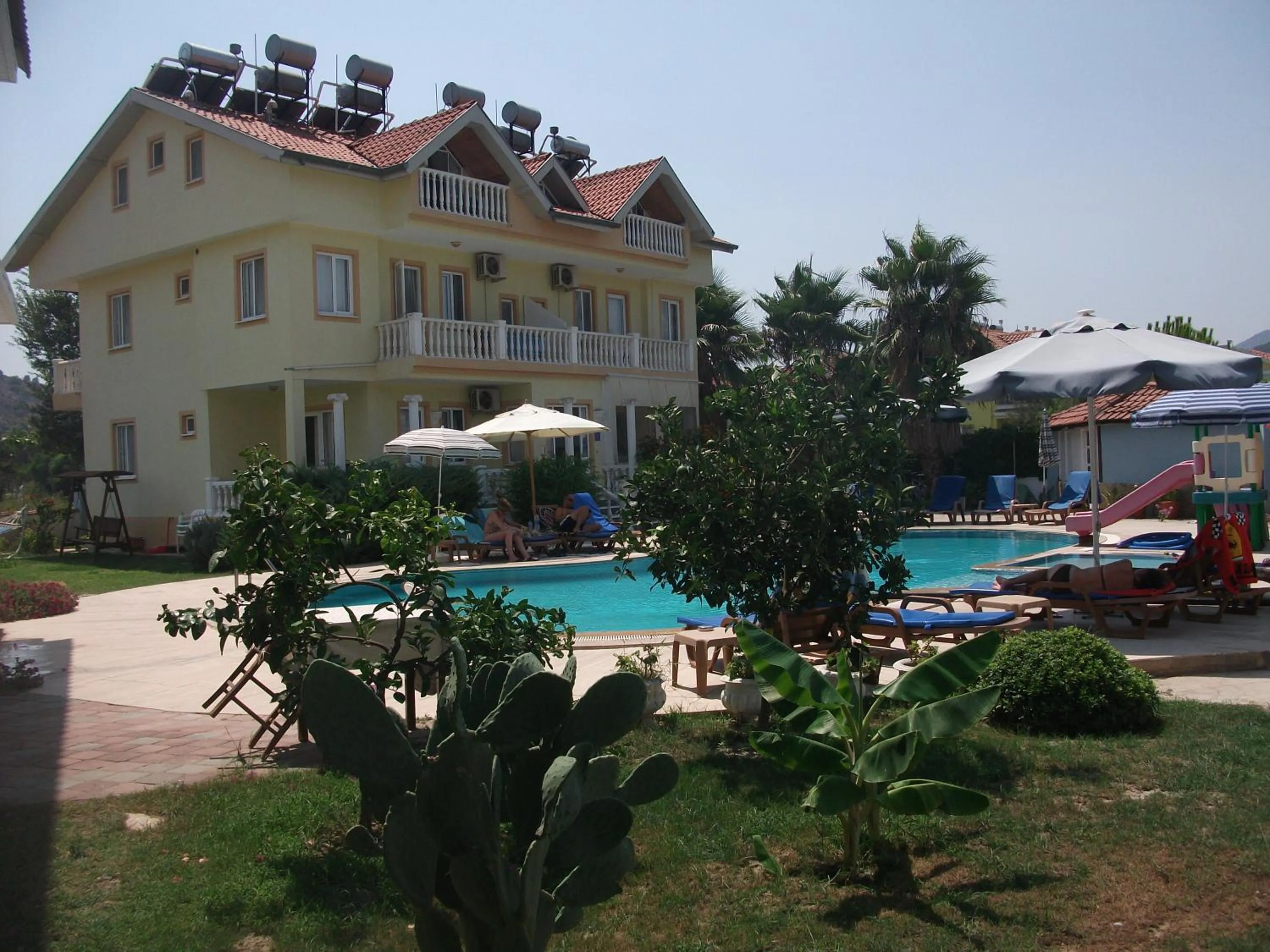 Facade/entrance in Mavikosk