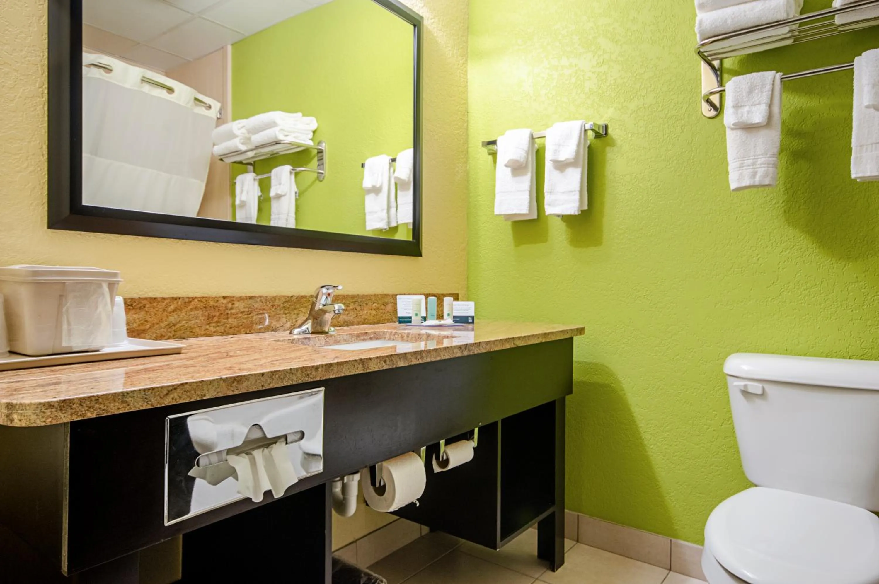 Quality Inn & Suites Glenmont - Albany South