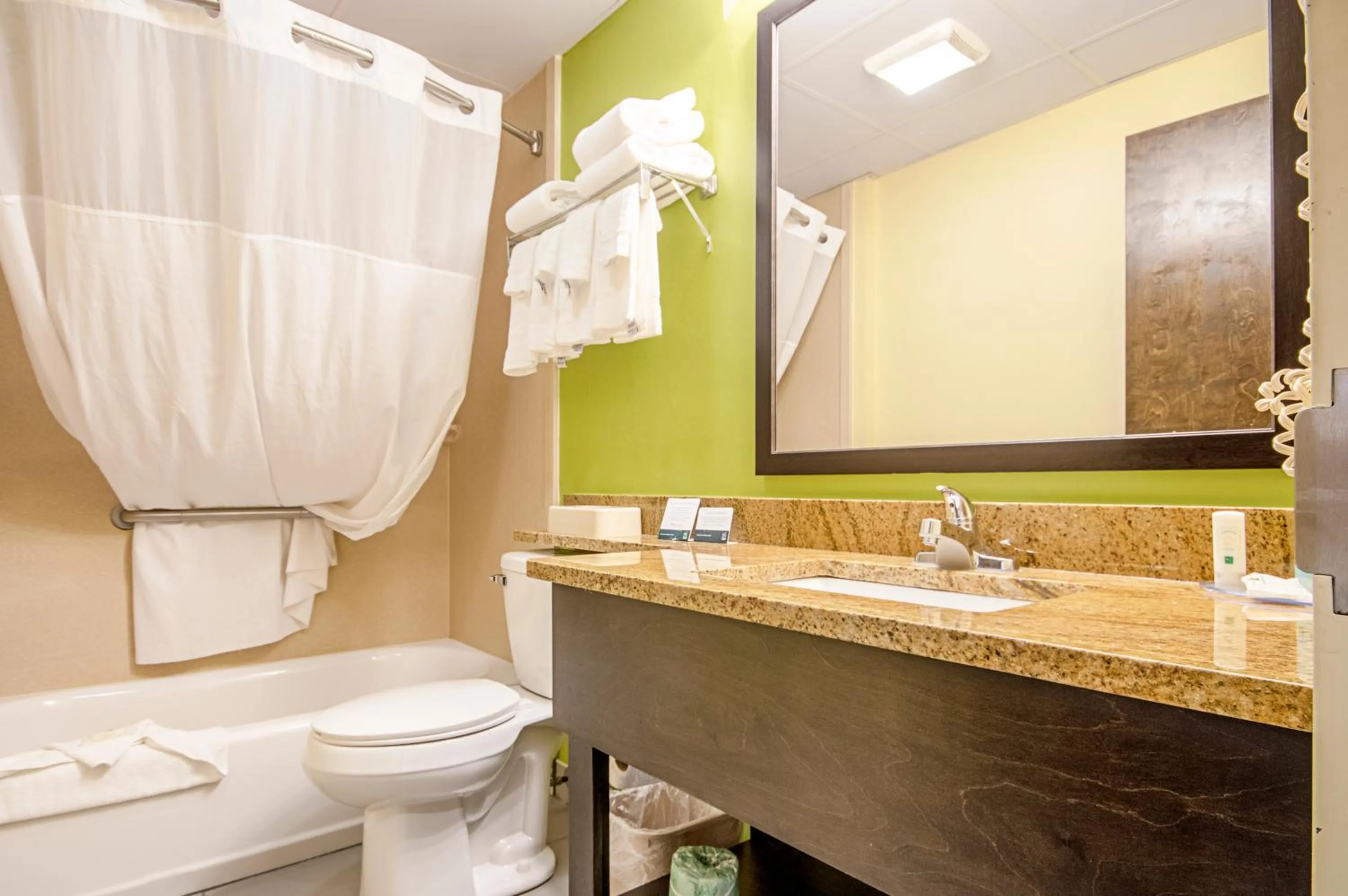 Quality Inn & Suites Glenmont - Albany South