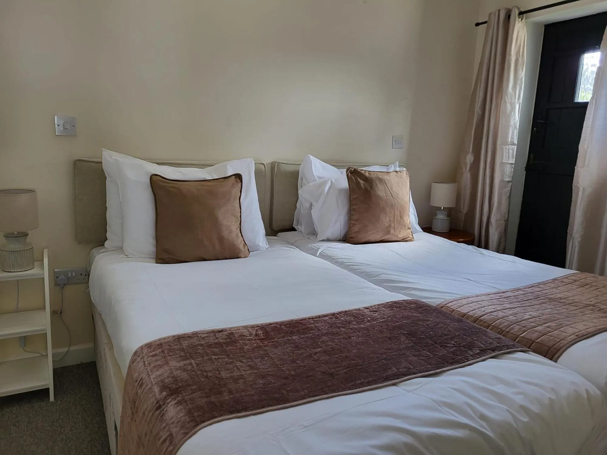 Bedroom, Bed in The Cridford Inn