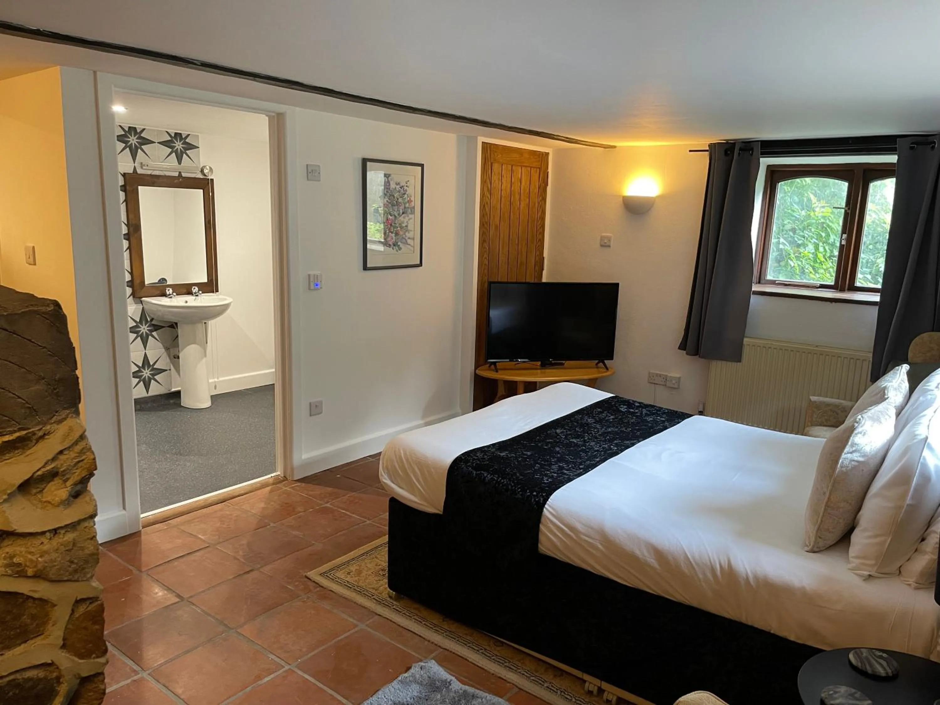 Bedroom, Bed in The Cridford Inn